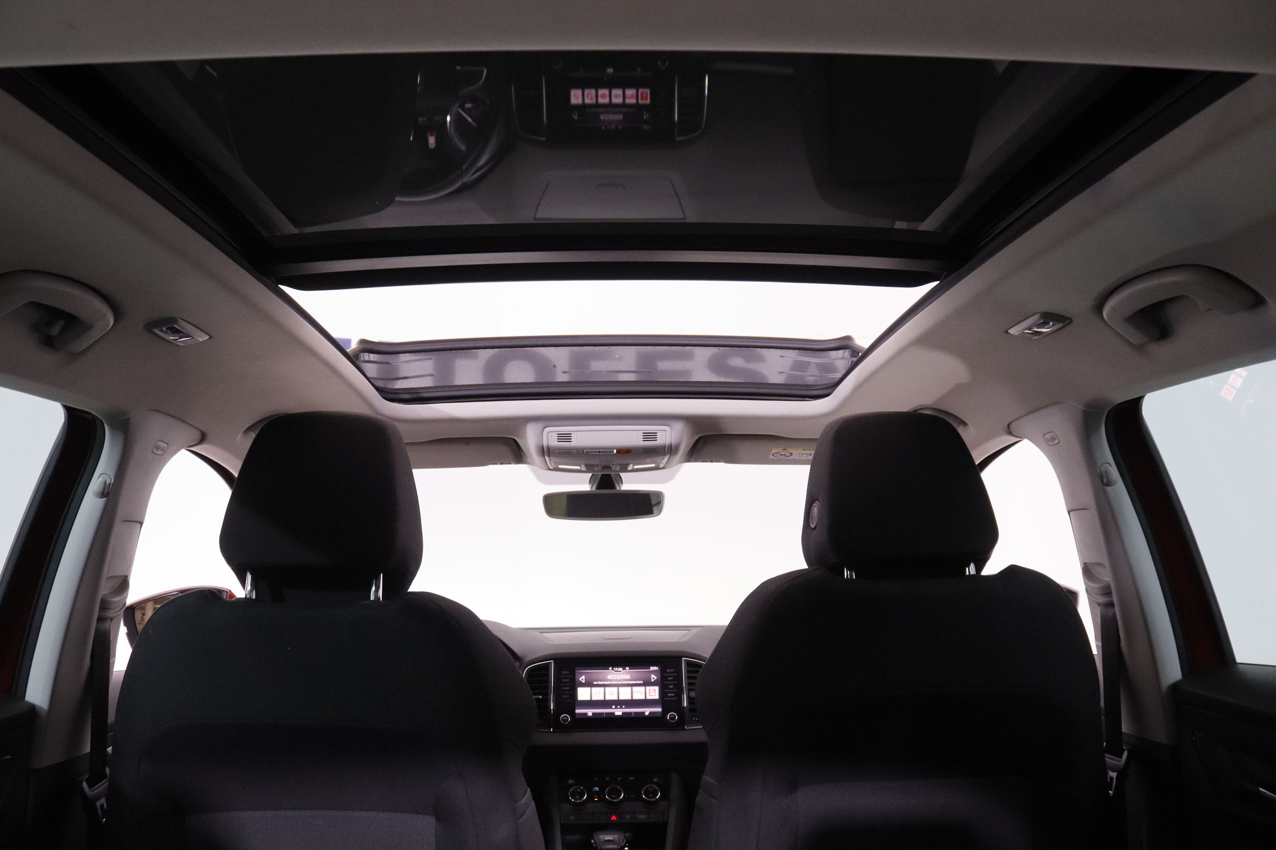 Škoda Karoq 1.5 TSI Ambition DSG - foto 11