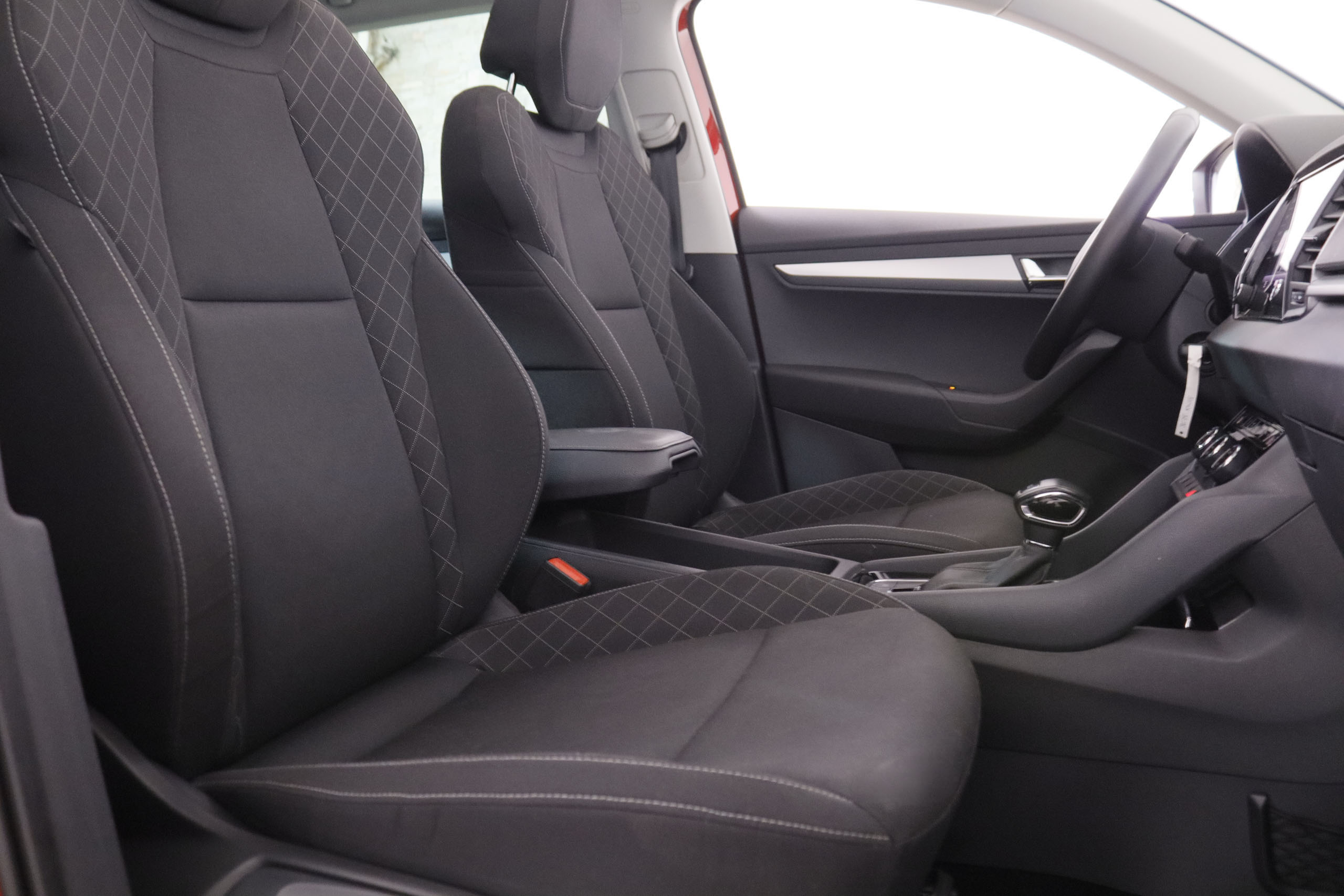 Škoda Karoq 1.5 TSI Ambition DSG - foto 19