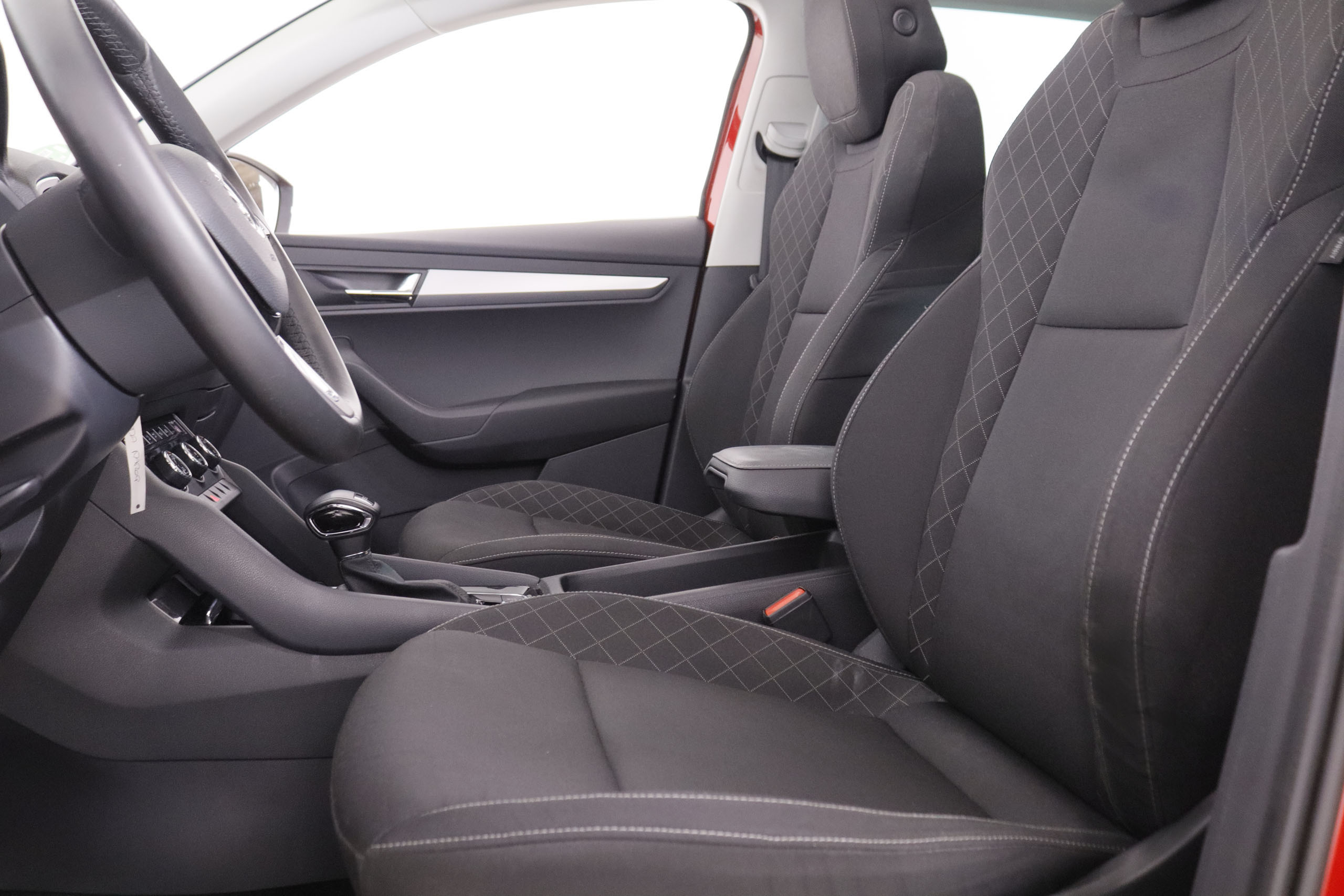 Škoda Karoq 1.5 TSI Ambition DSG - foto 18