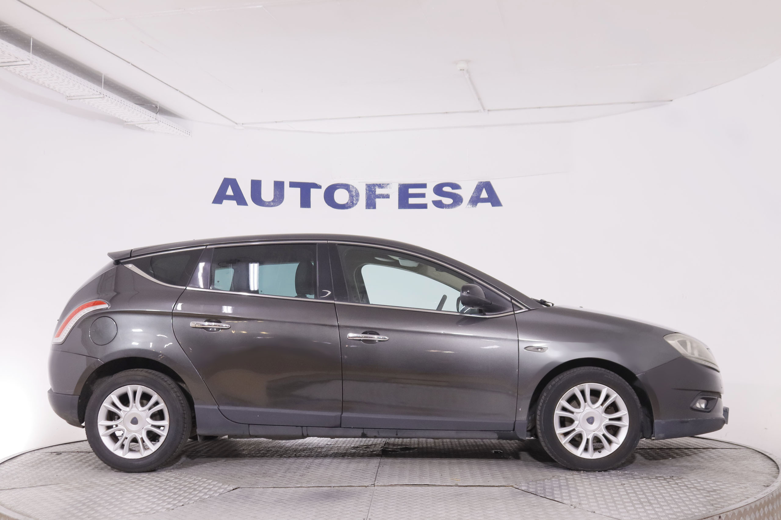Lancia Delta 1.6 MultiJet Platino - foto 9