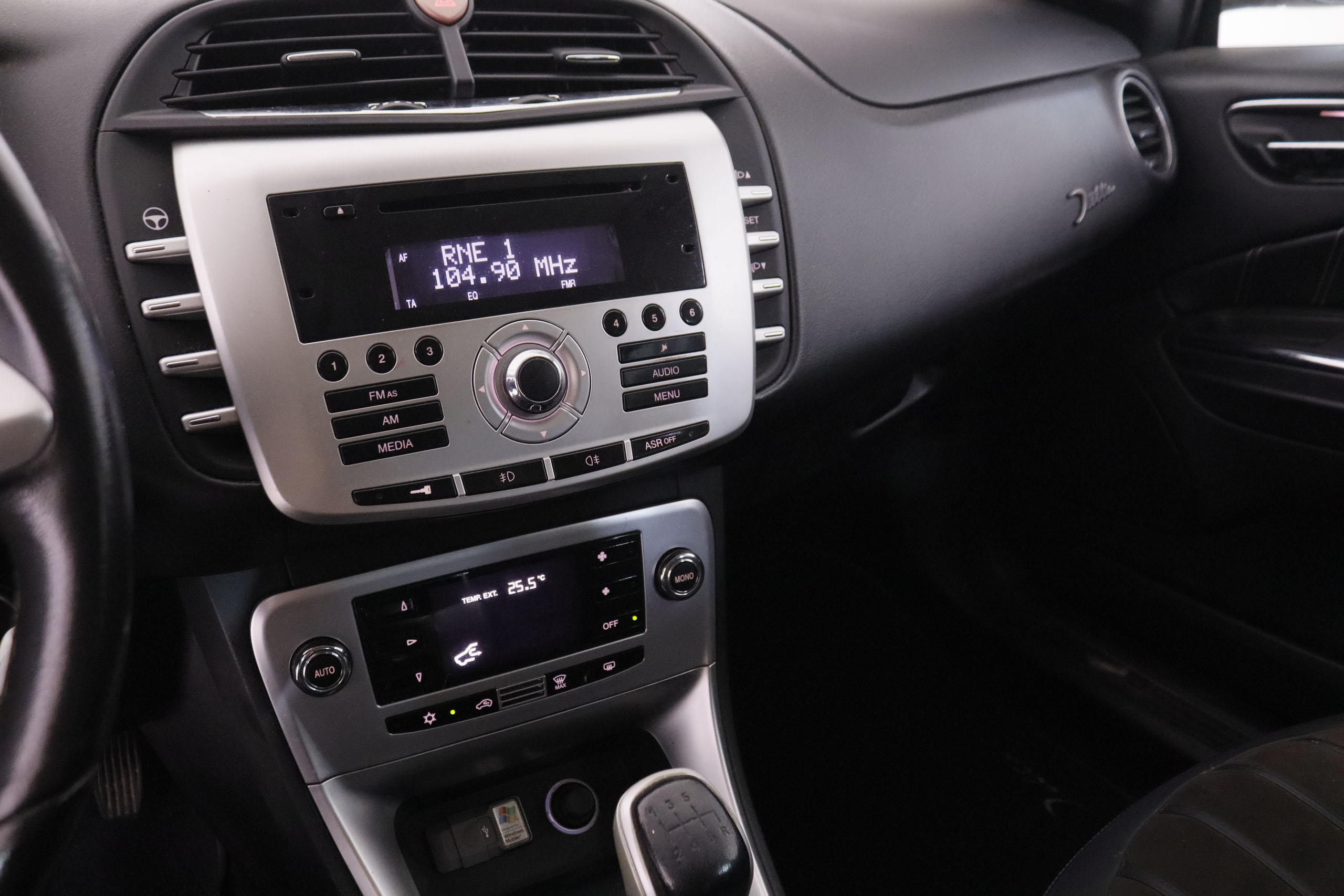Lancia Delta 1.6 MultiJet Platino - foto 12