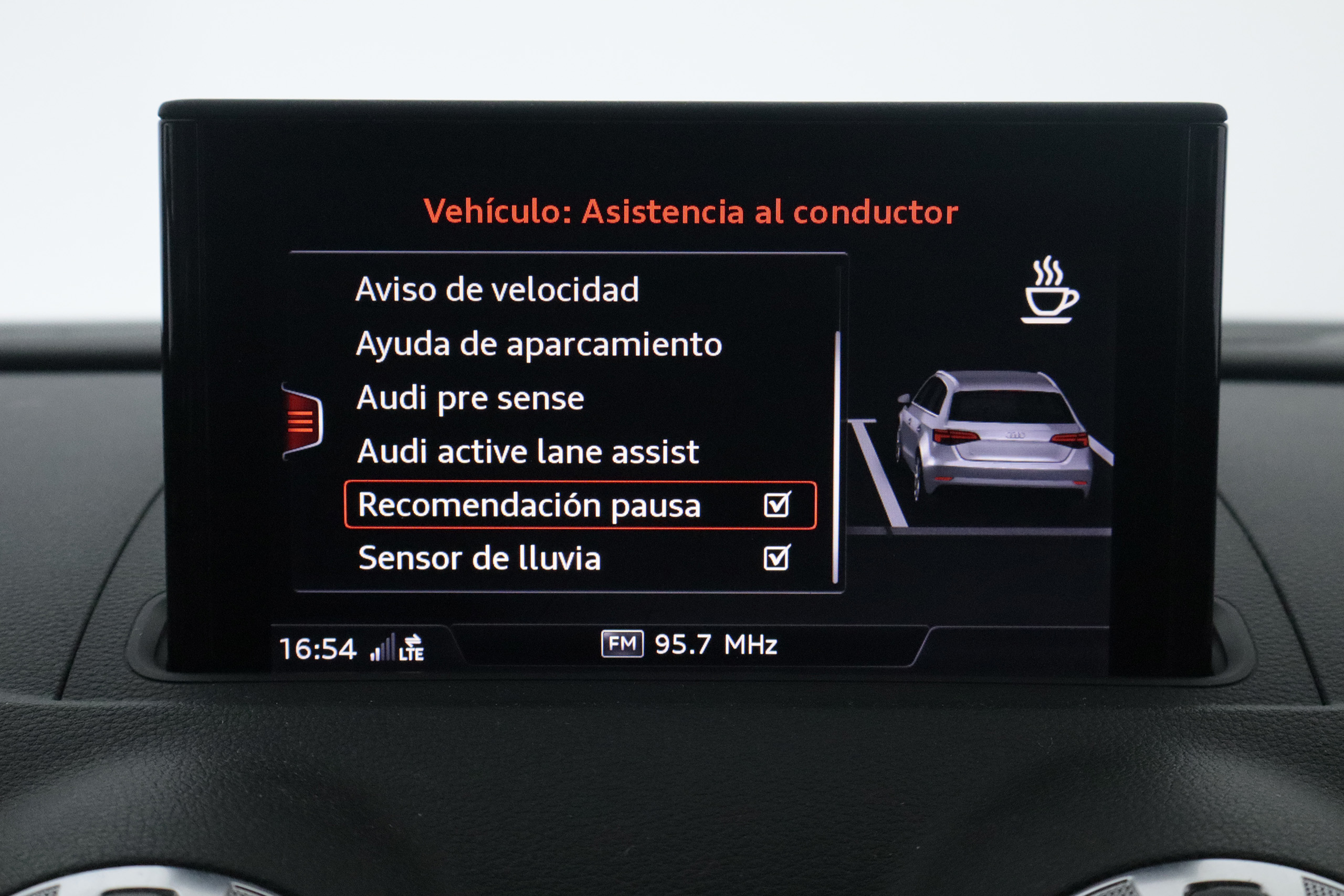 Audi A3 Sportback 1.4 E-Tron - foto 21