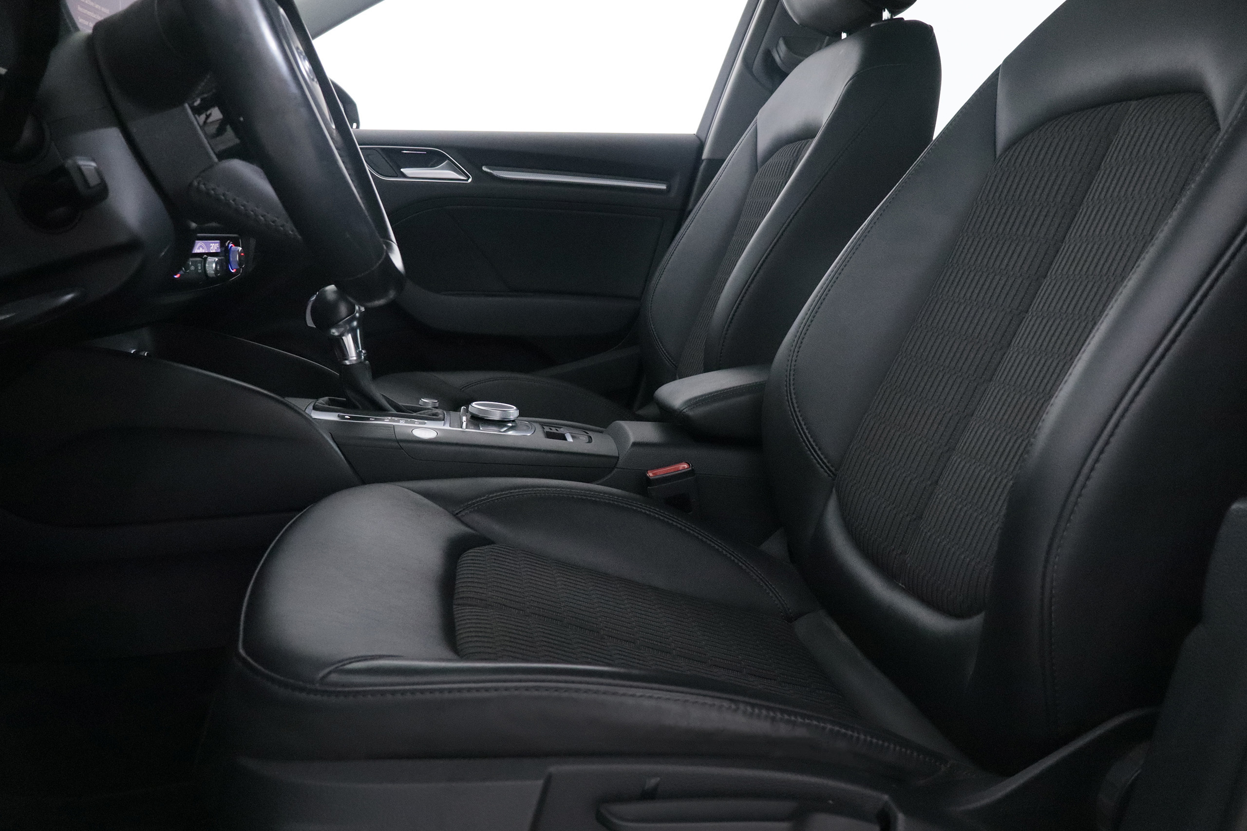 Audi A3 Sportback 1.4 E-Tron - foto 22