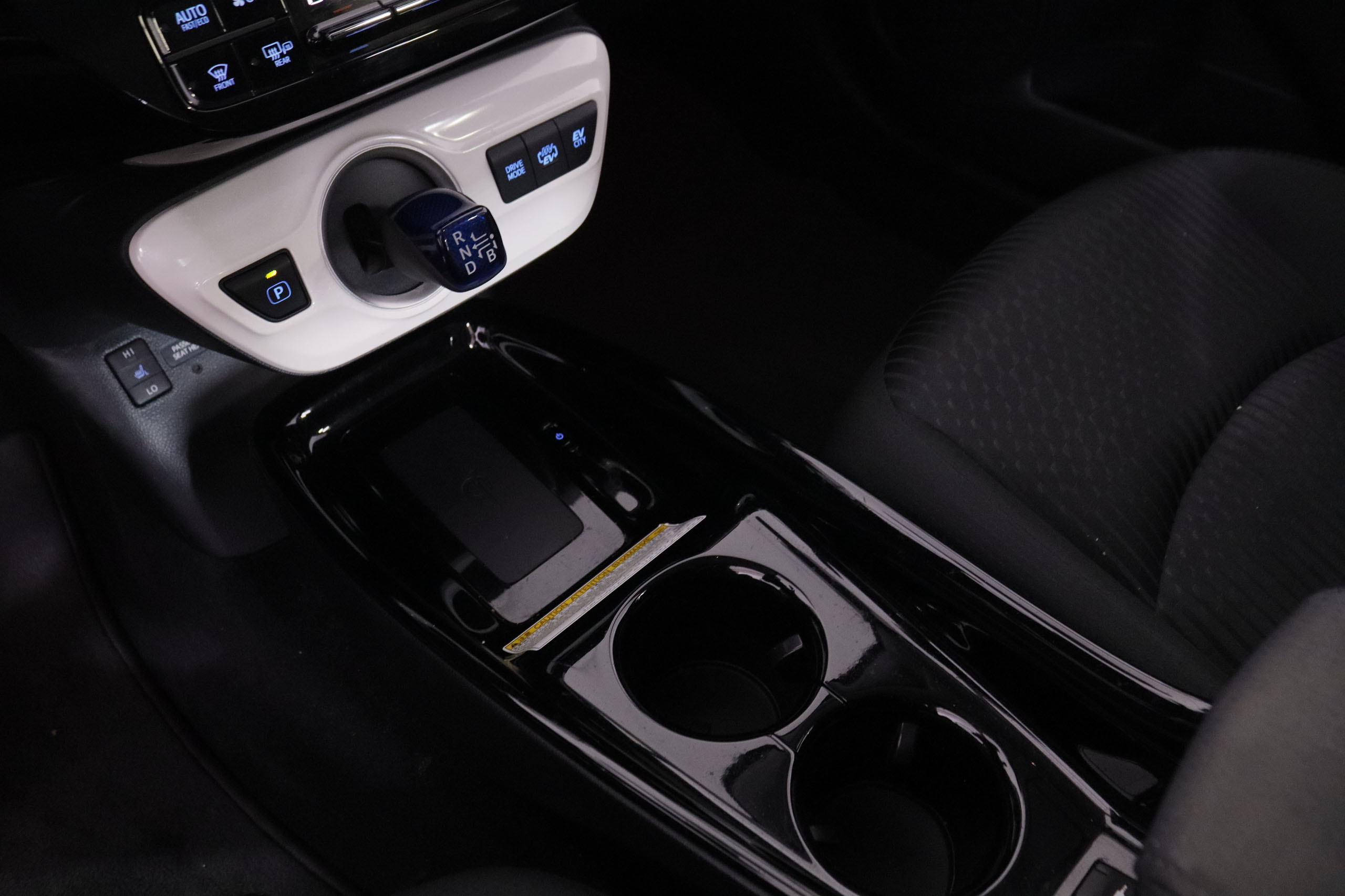 Toyota Prius Plug-IN PHV Advance - foto 17