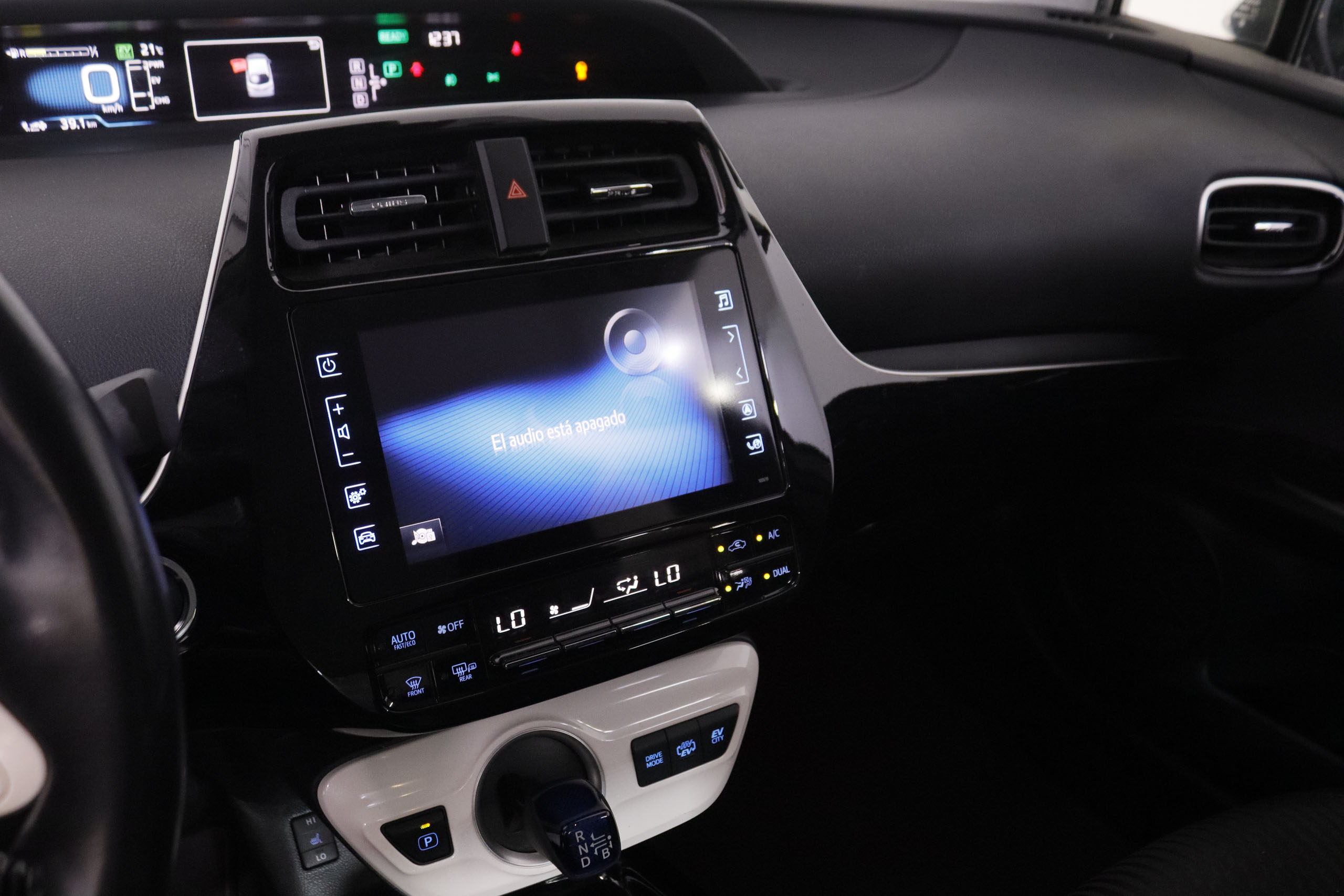 Toyota Prius Plug-IN PHV Advance - foto 16