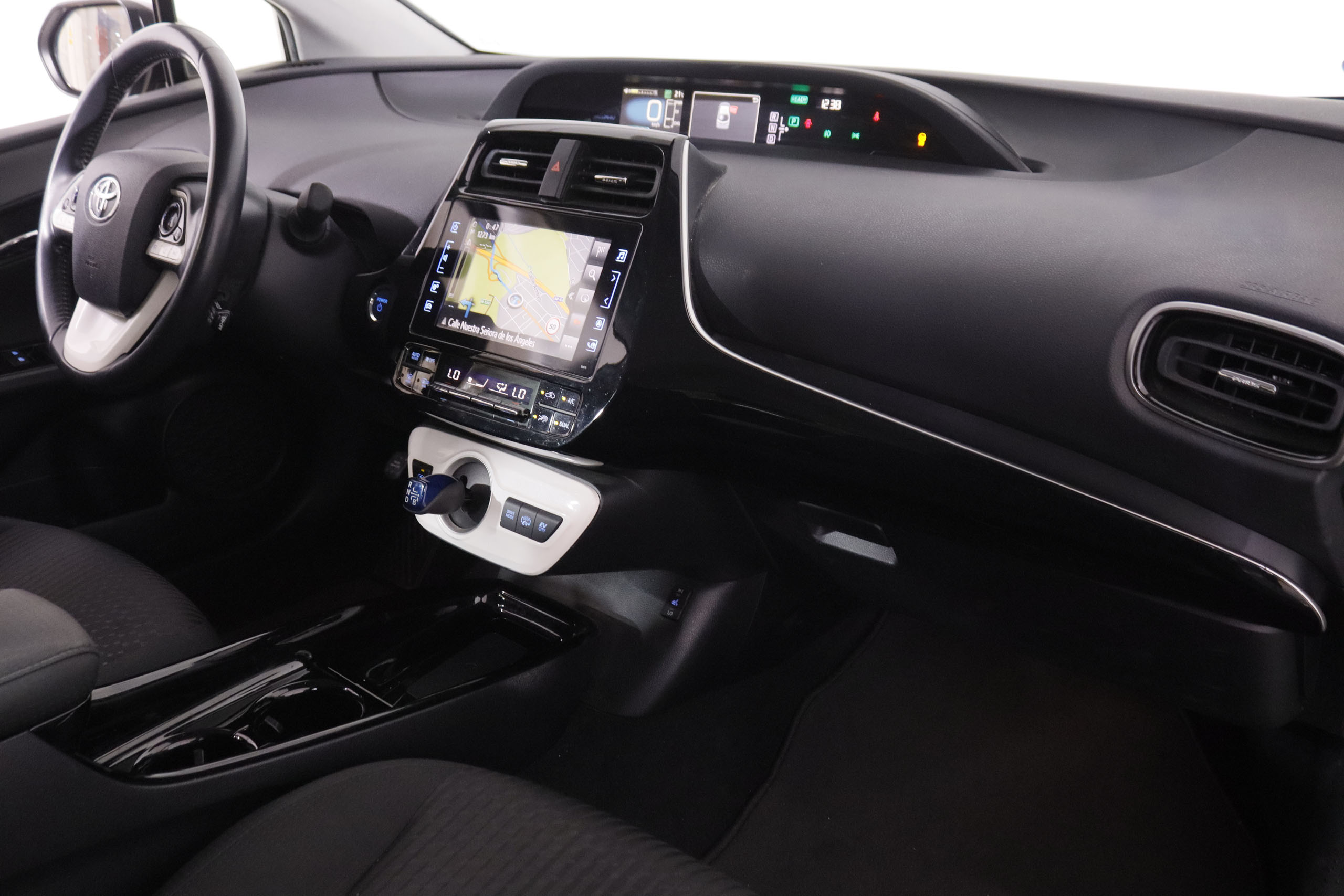 Toyota Prius Plug-IN PHV Advance - foto 14