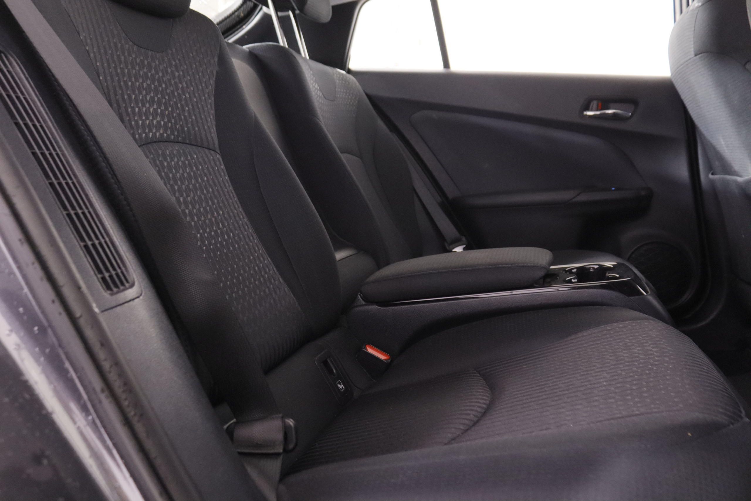 Toyota Prius Plug-IN PHV Advance - foto 24