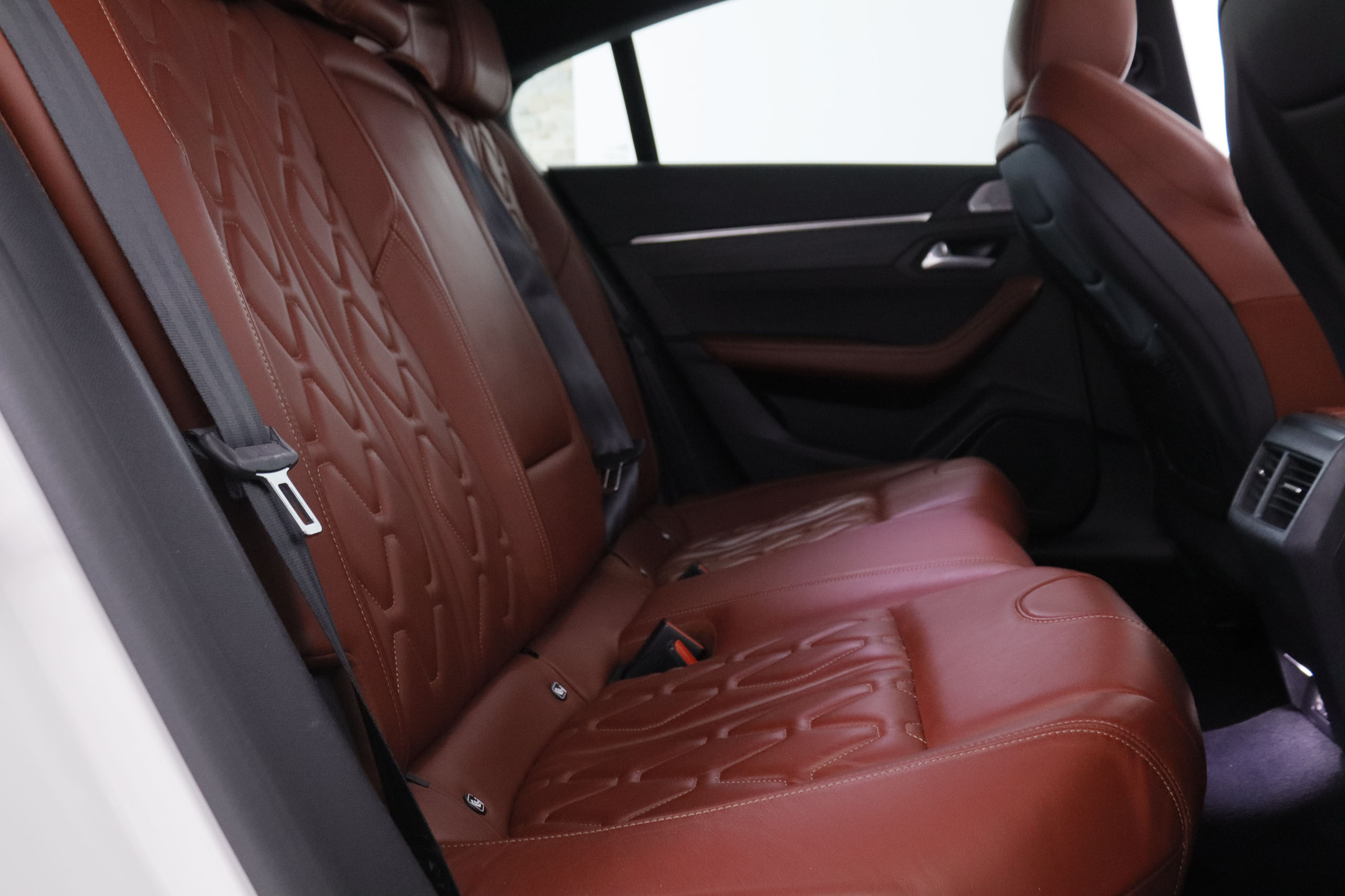 Peugeot 508 2.0 BlueHDi 180 GT - foto 29