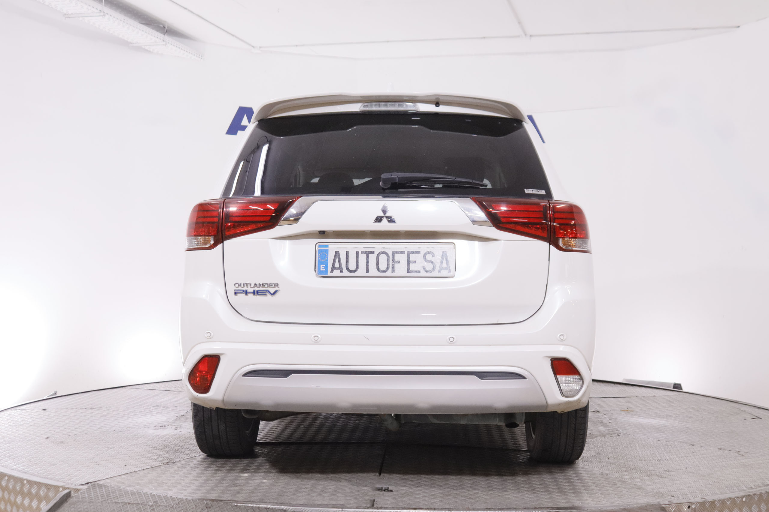 Mitsubishi Outlander PHEV Kaiteki AWD - foto 6