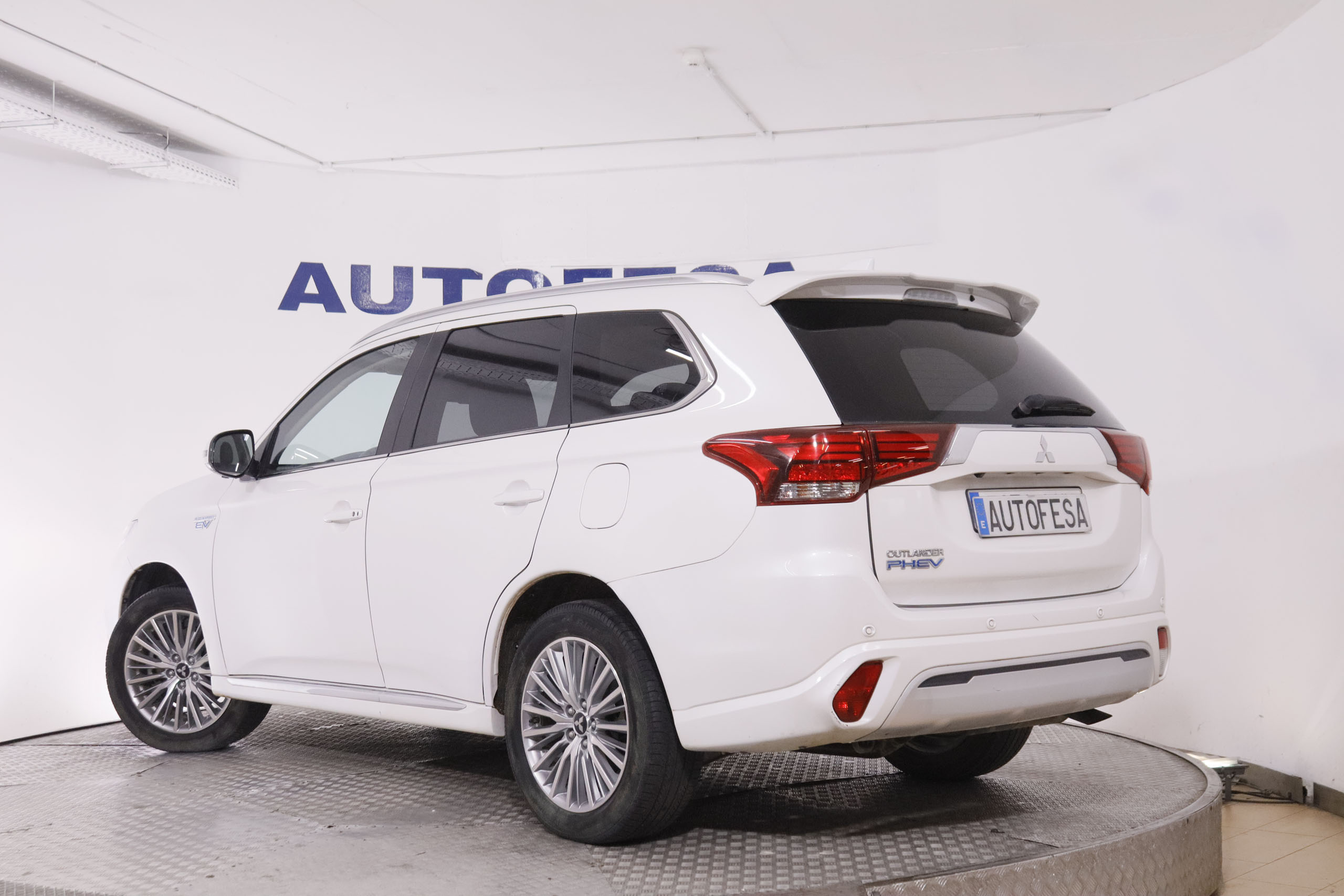 Mitsubishi Outlander PHEV Kaiteki AWD - foto 7