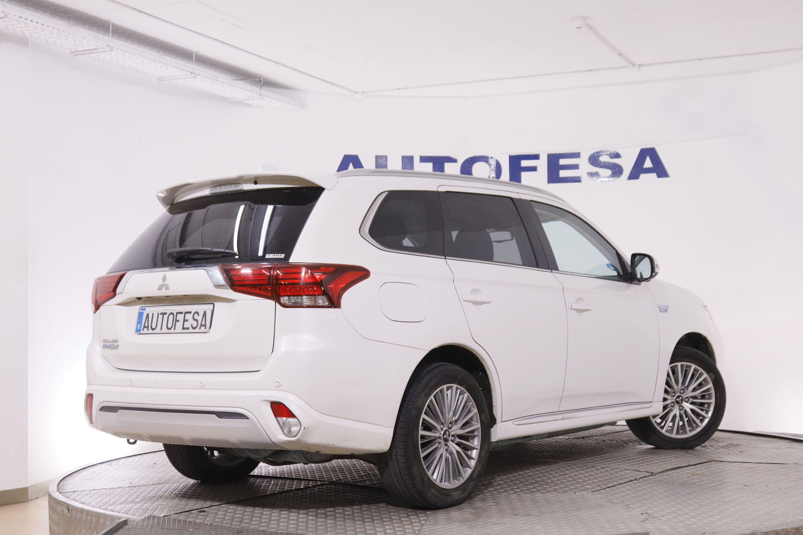 Mitsubishi Outlander PHEV Kaiteki AWD - foto 5