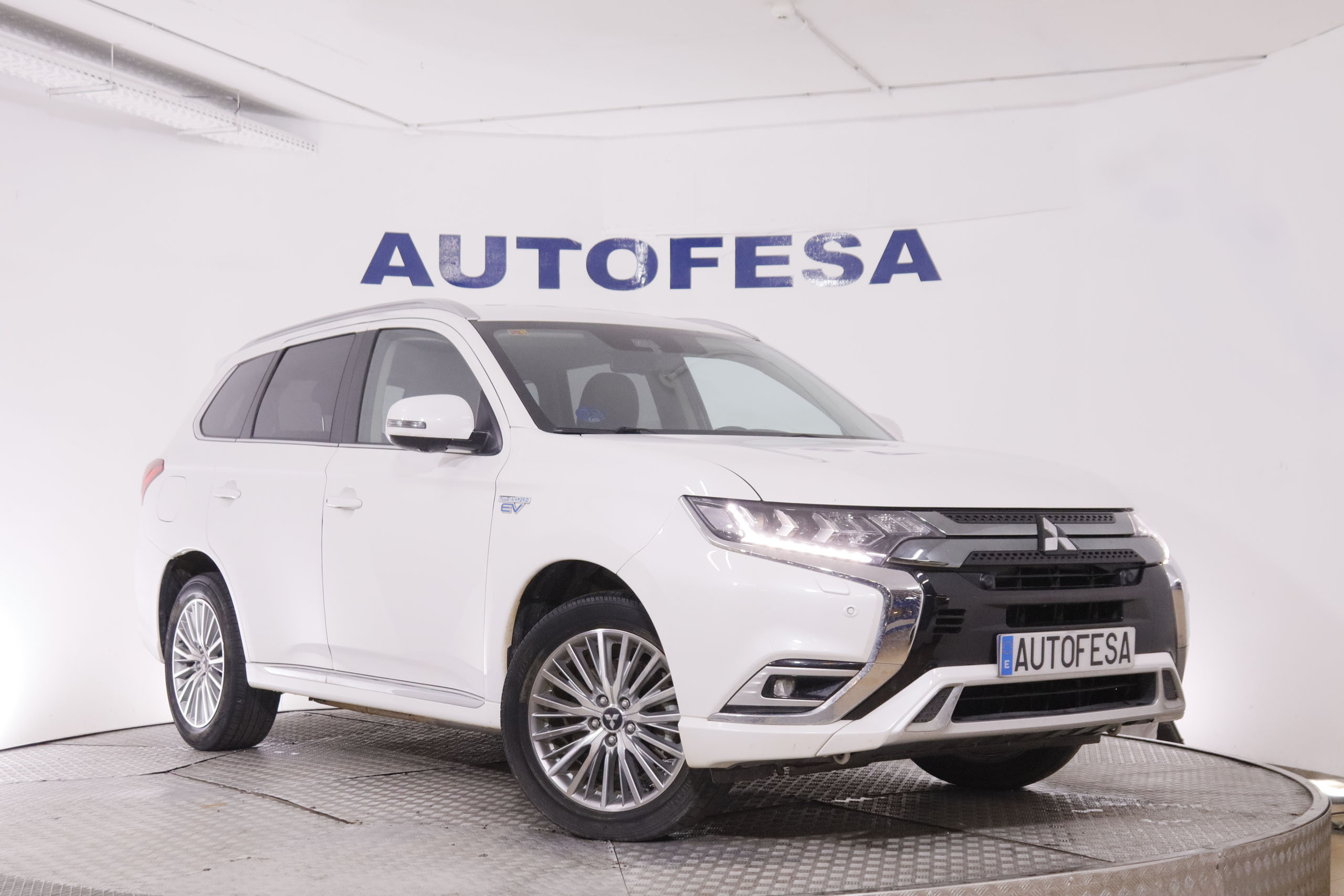 Mitsubishi Outlander PHEV Kaiteki AWD - foto 3