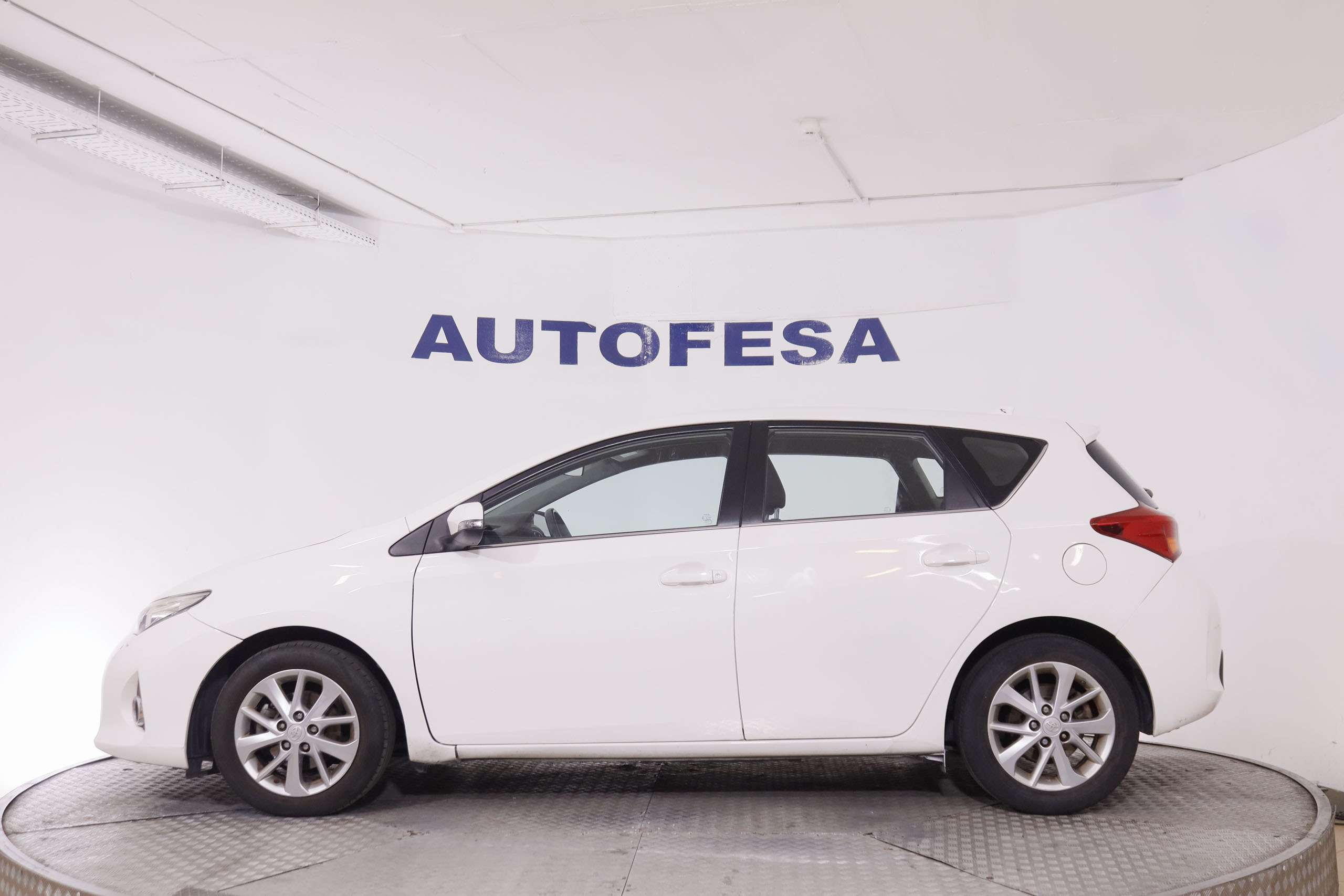 Toyota Auris 1.4 D-AD Live - foto 4