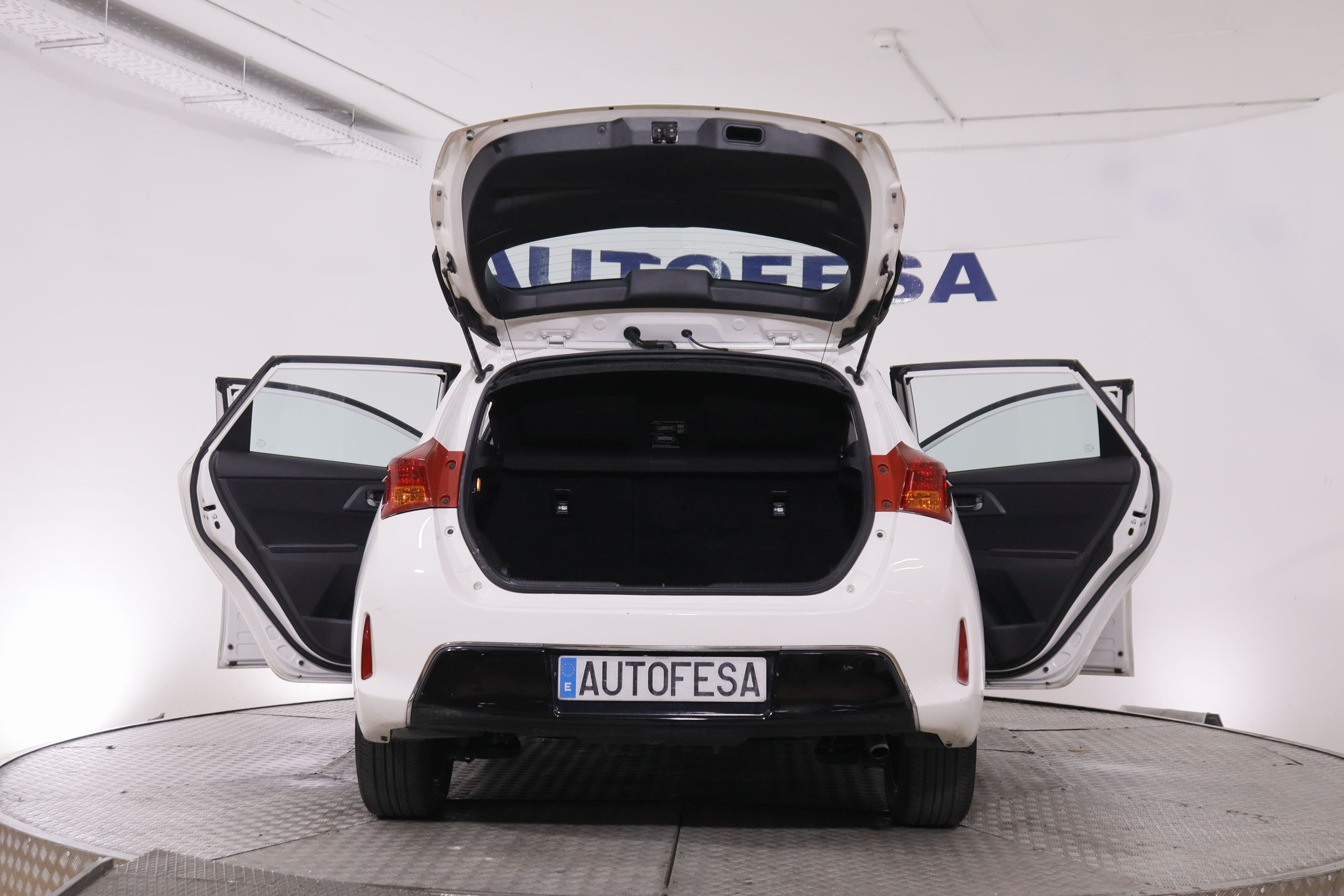 Toyota Auris 1.4 D-AD Live - foto 9