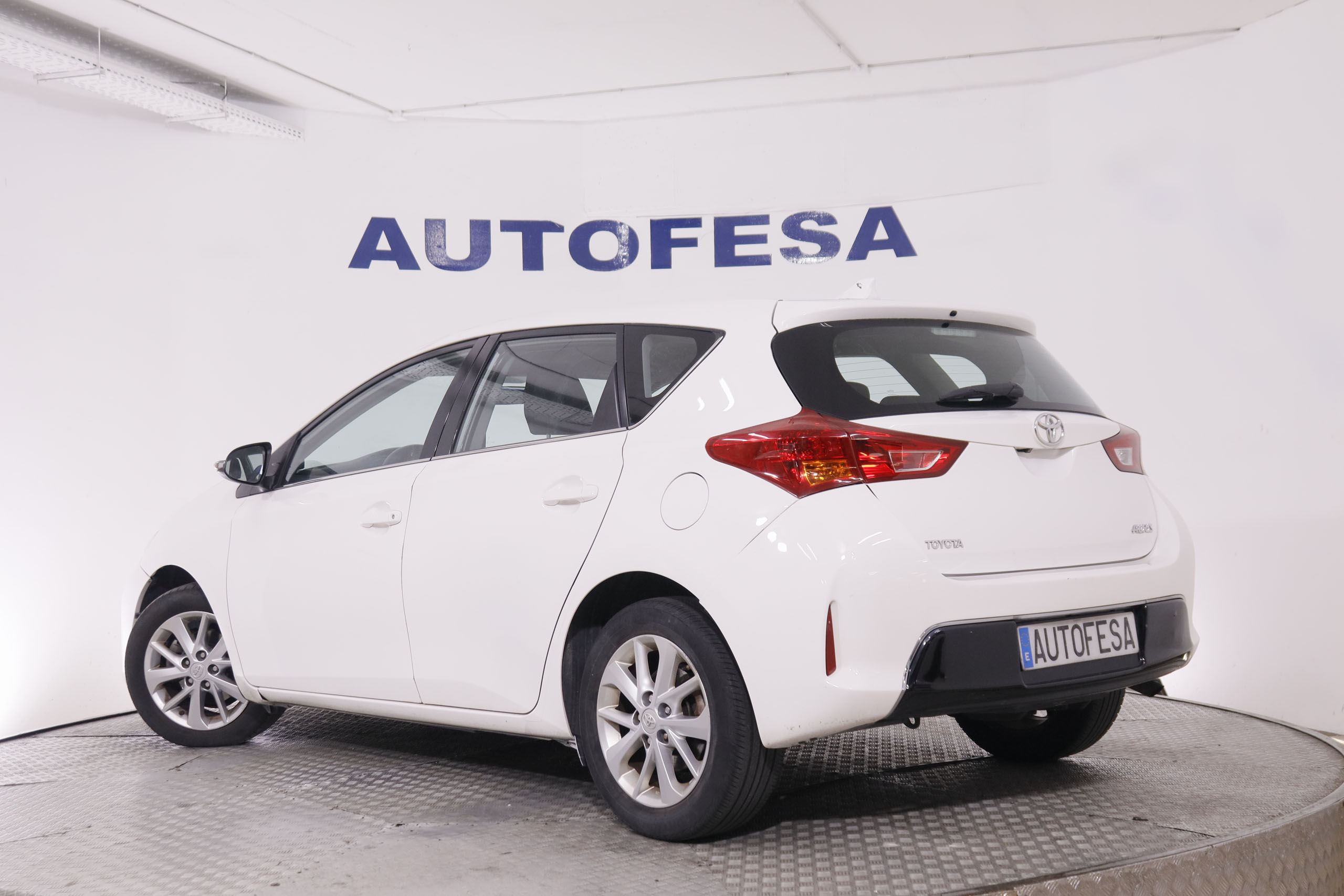 Toyota Auris 1.4 D-AD Live - foto 7