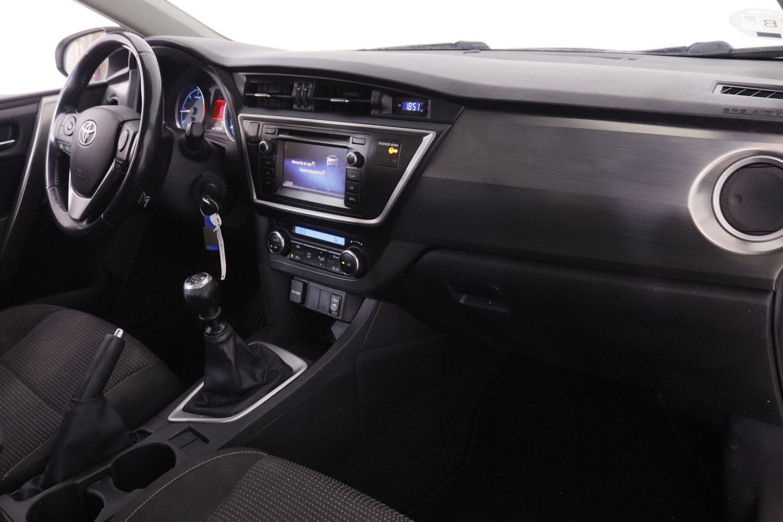 Toyota Auris 1.4 D-AD Live - foto 13