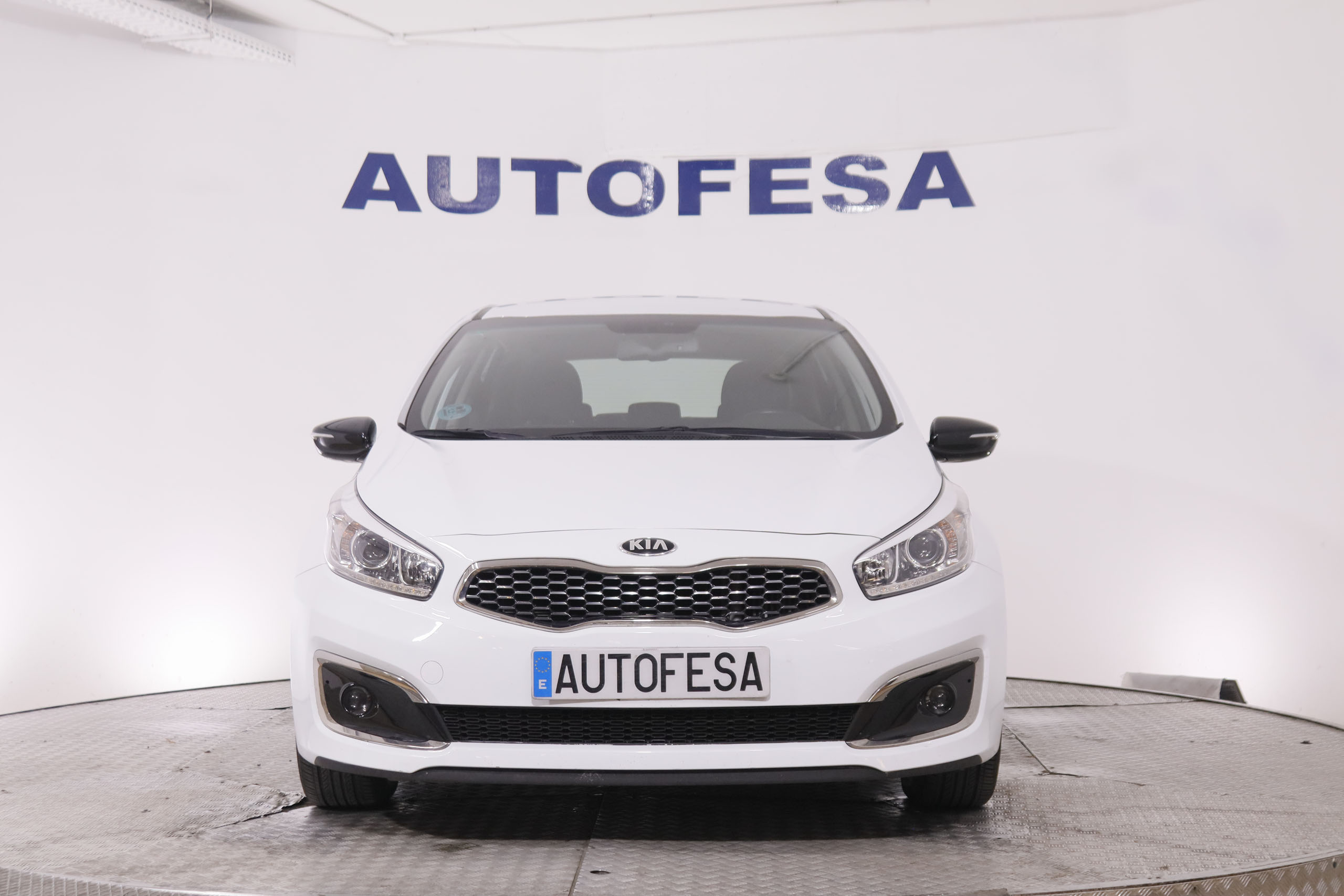 Kia Ceed 1.6 CRDi Tech - foto 2