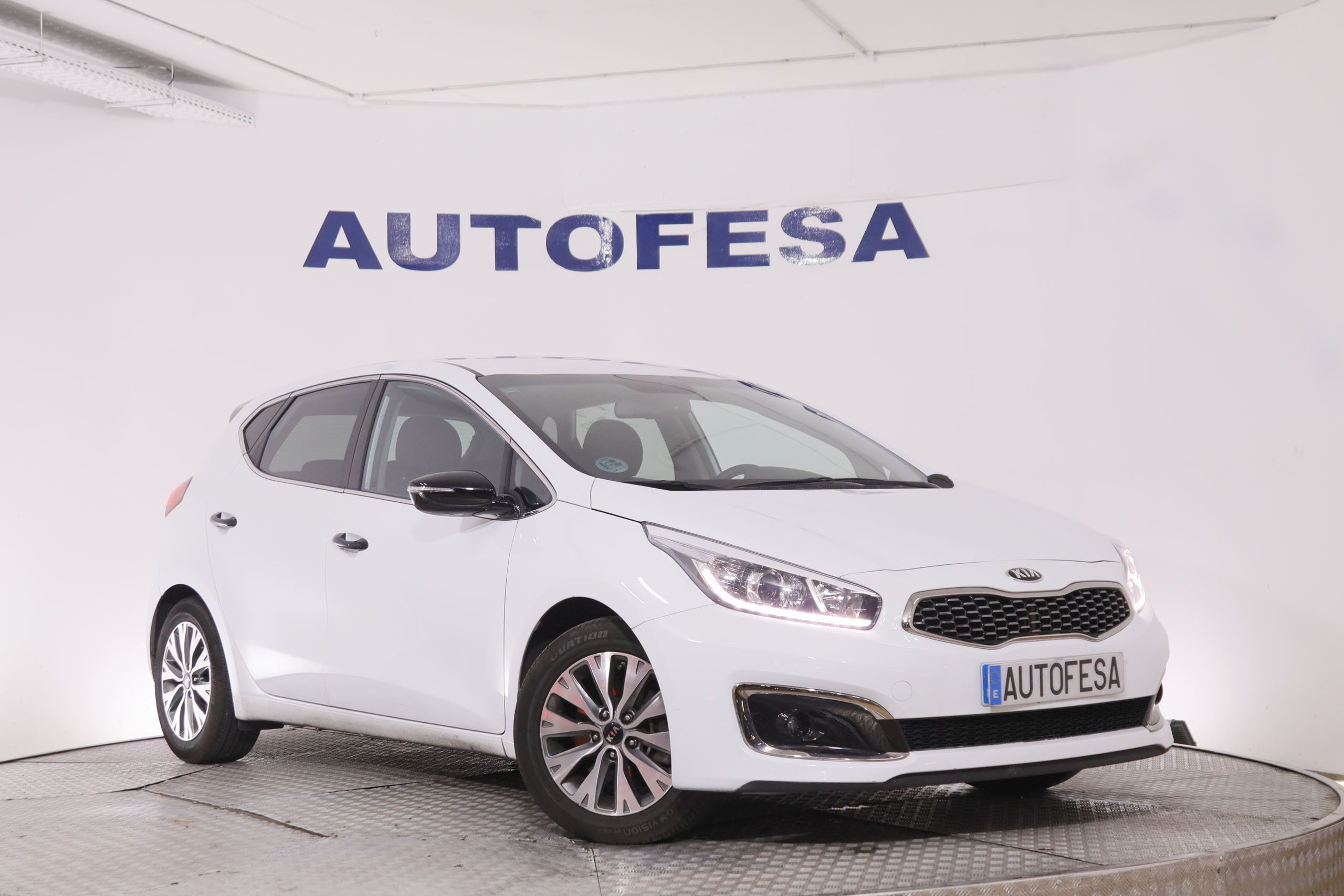 Kia Ceed 1.6 CRDi Tech - foto 3