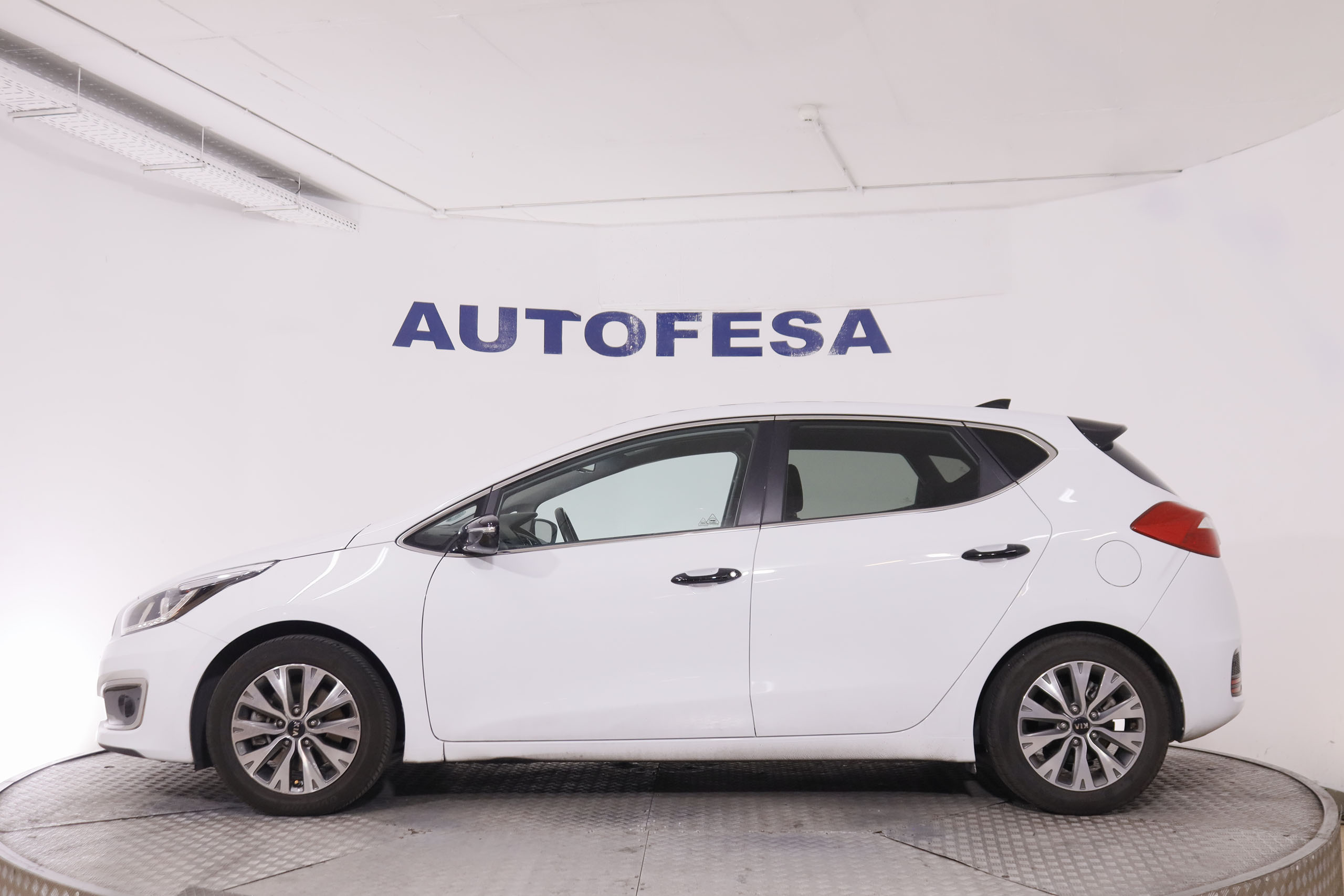 Kia Ceed 1.6 CRDi Tech - foto 4