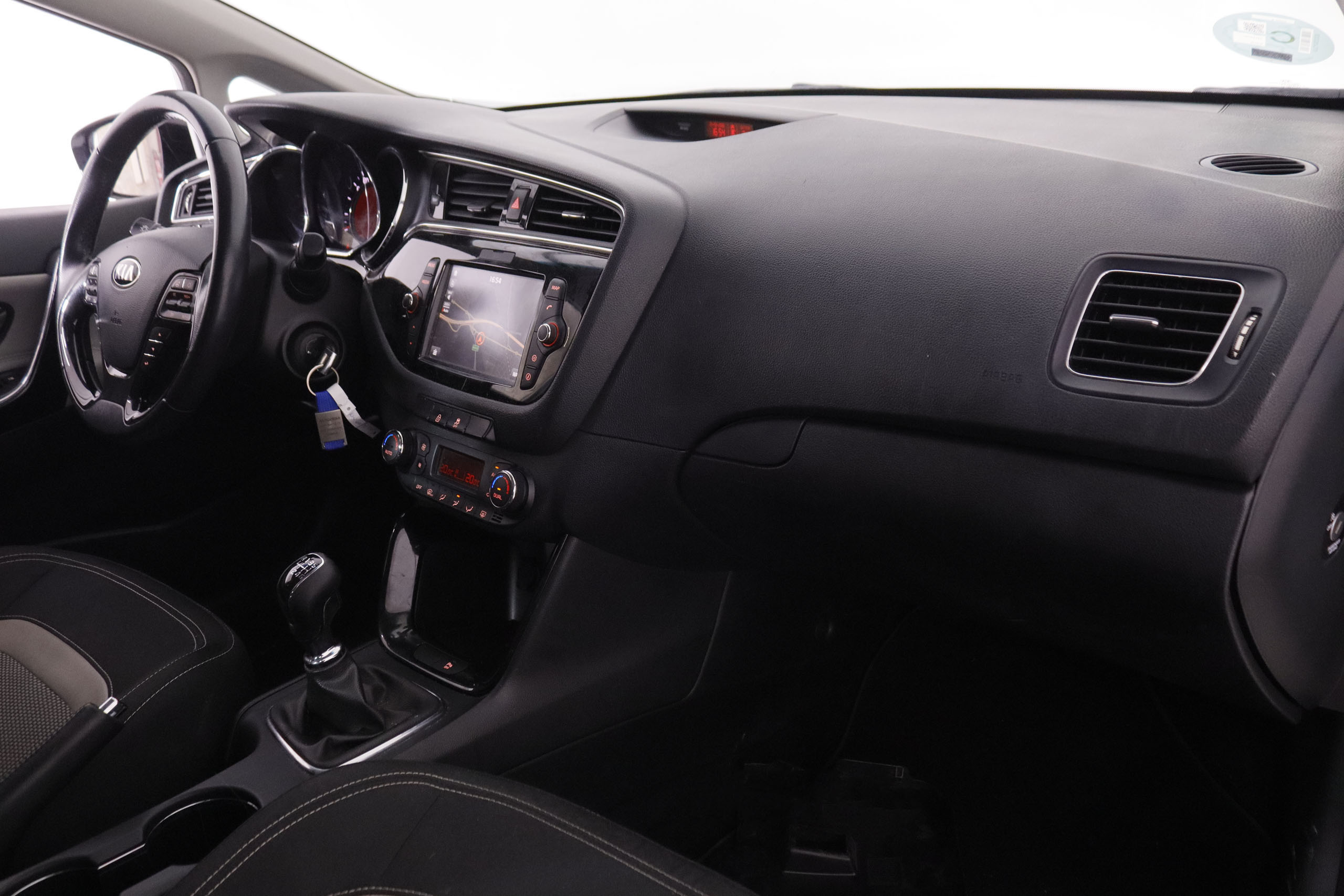 Kia Ceed 1.6 CRDi Tech - foto 12