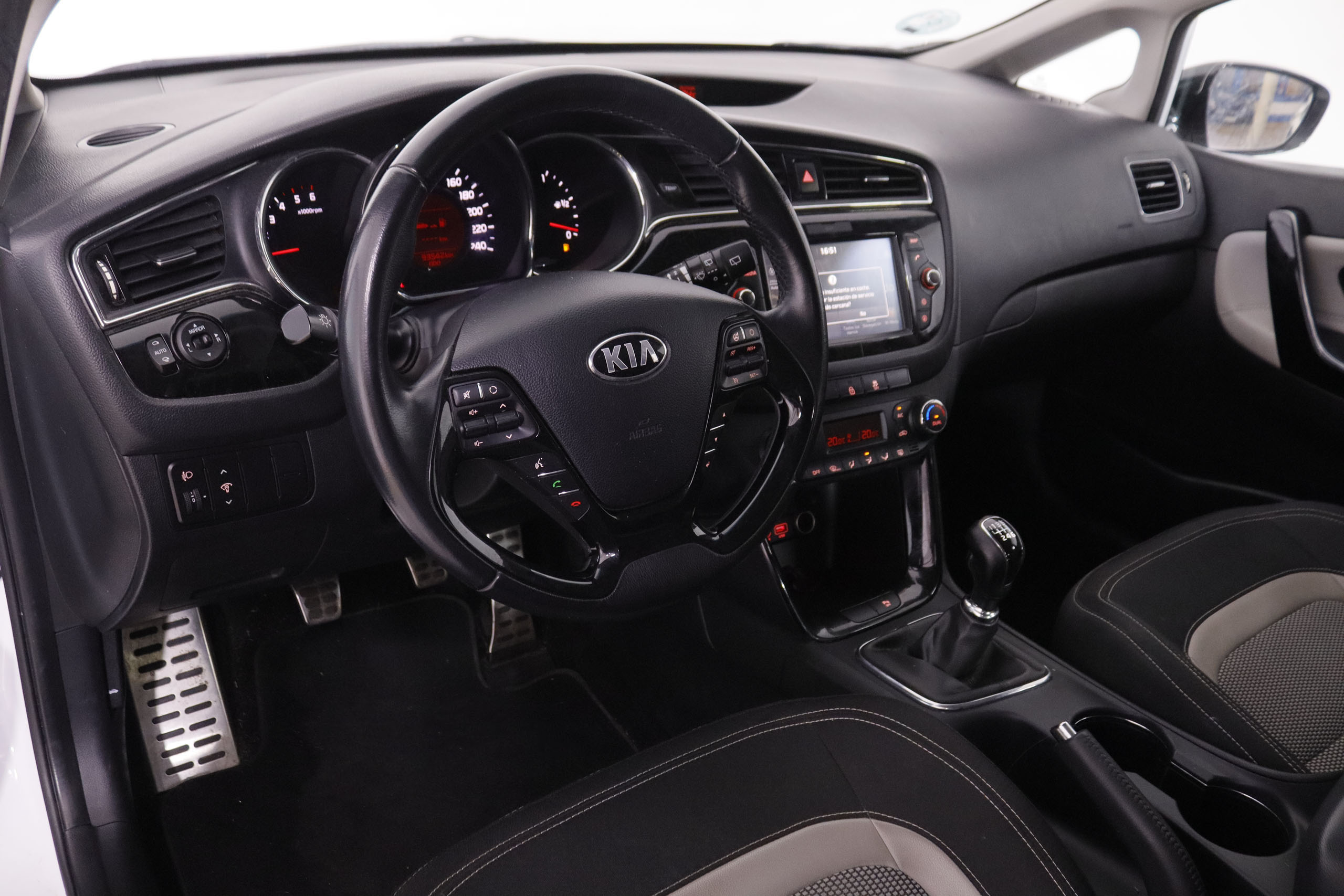 Kia Ceed 1.6 CRDi Tech - foto 11