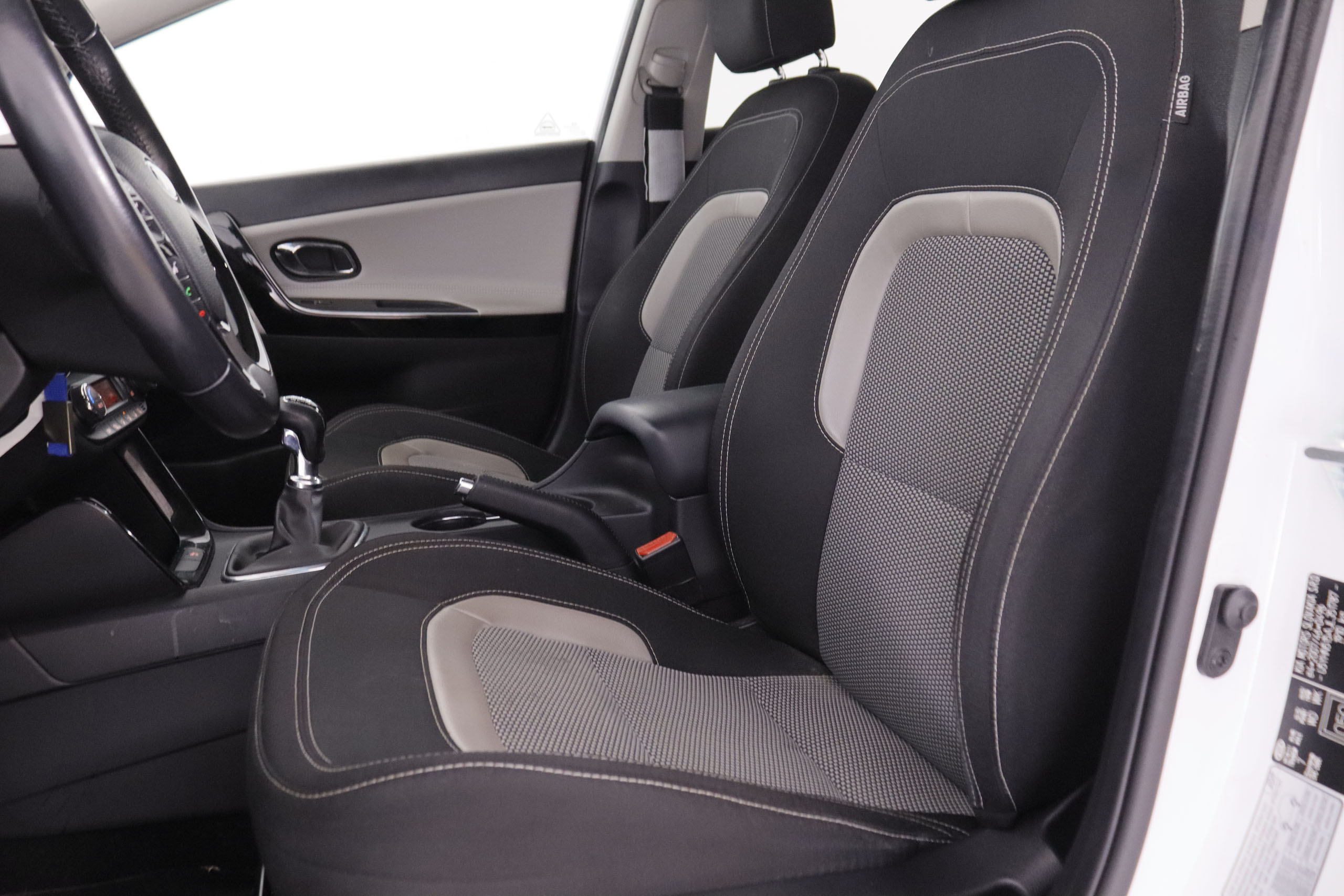 Kia Ceed 1.6 CRDi Tech - foto 18