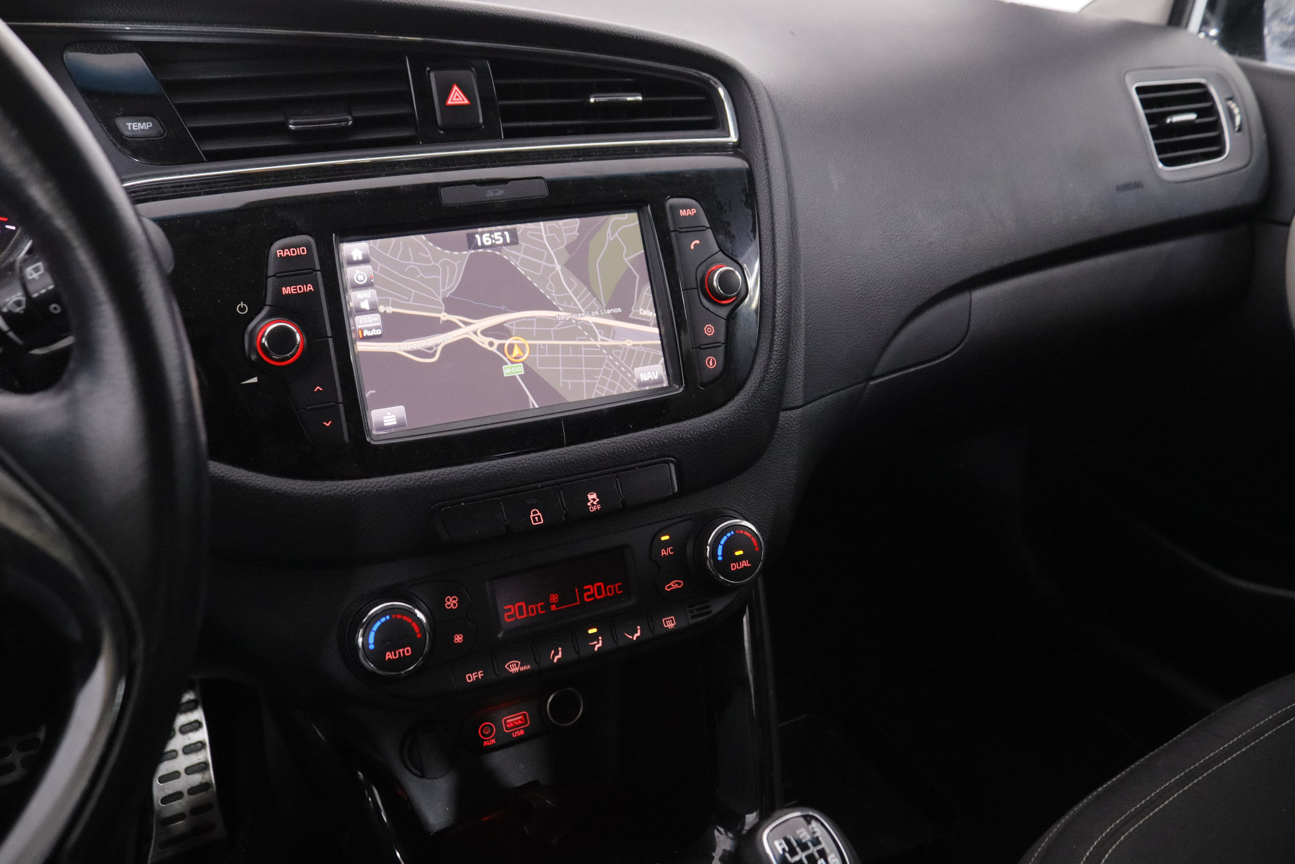 Kia Ceed 1.6 CRDi Tech - foto 13