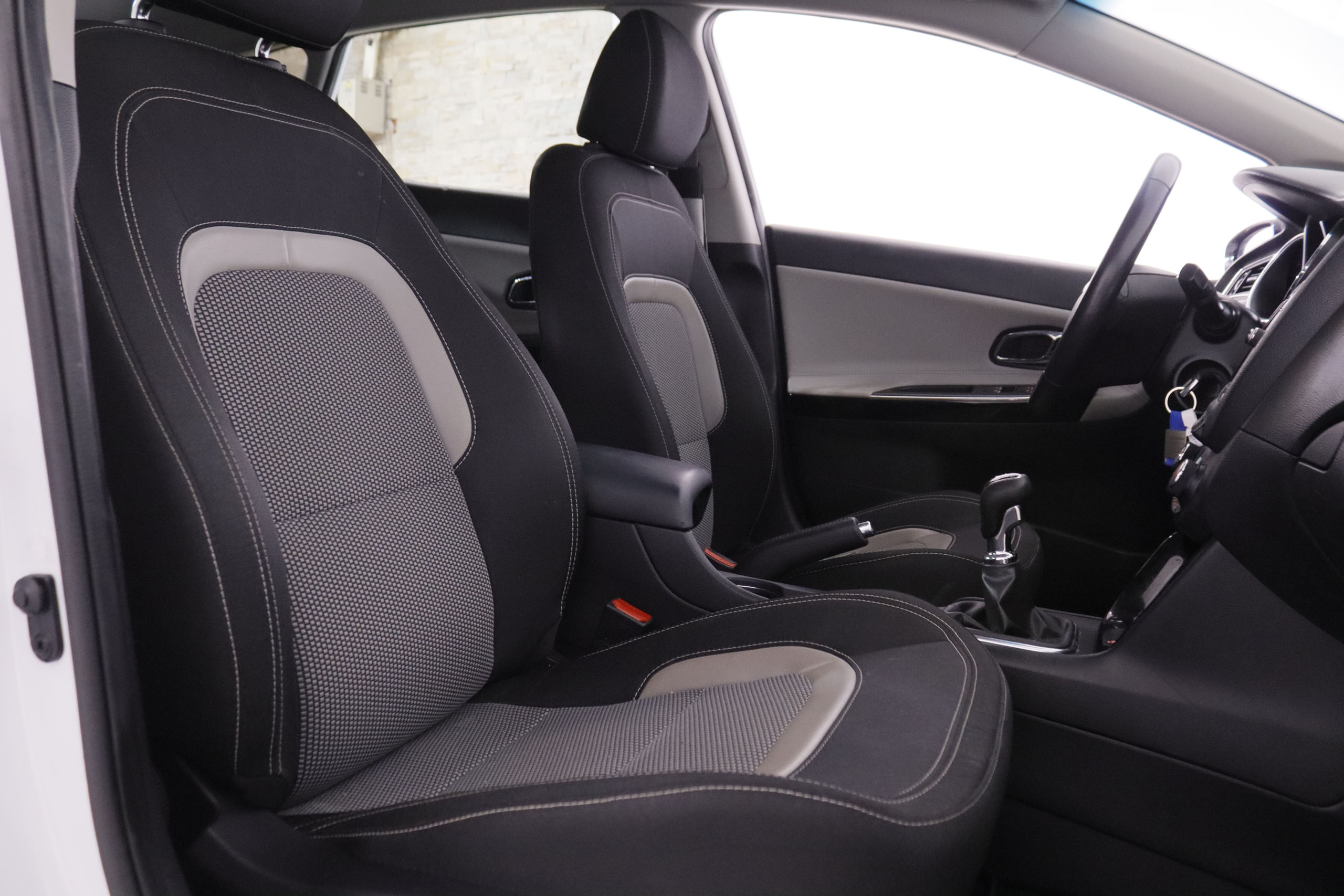 Kia Ceed 1.6 CRDi Tech - foto 19