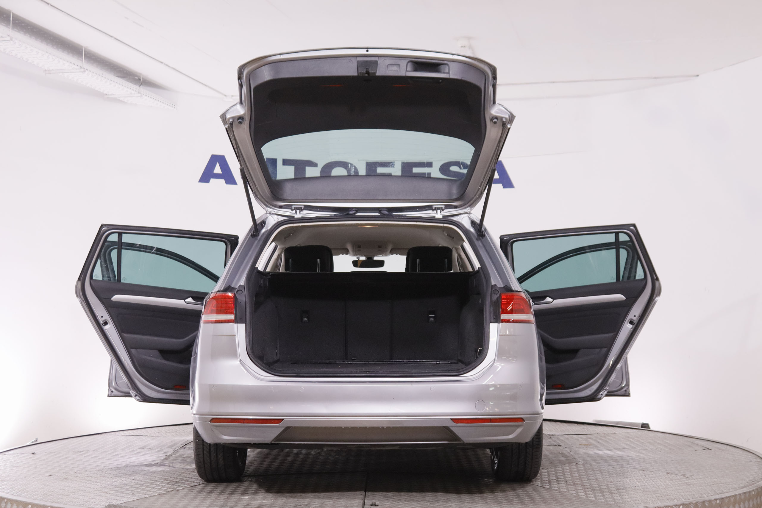 Volkswagen Passat 2.0 TDI Variant - foto 8
