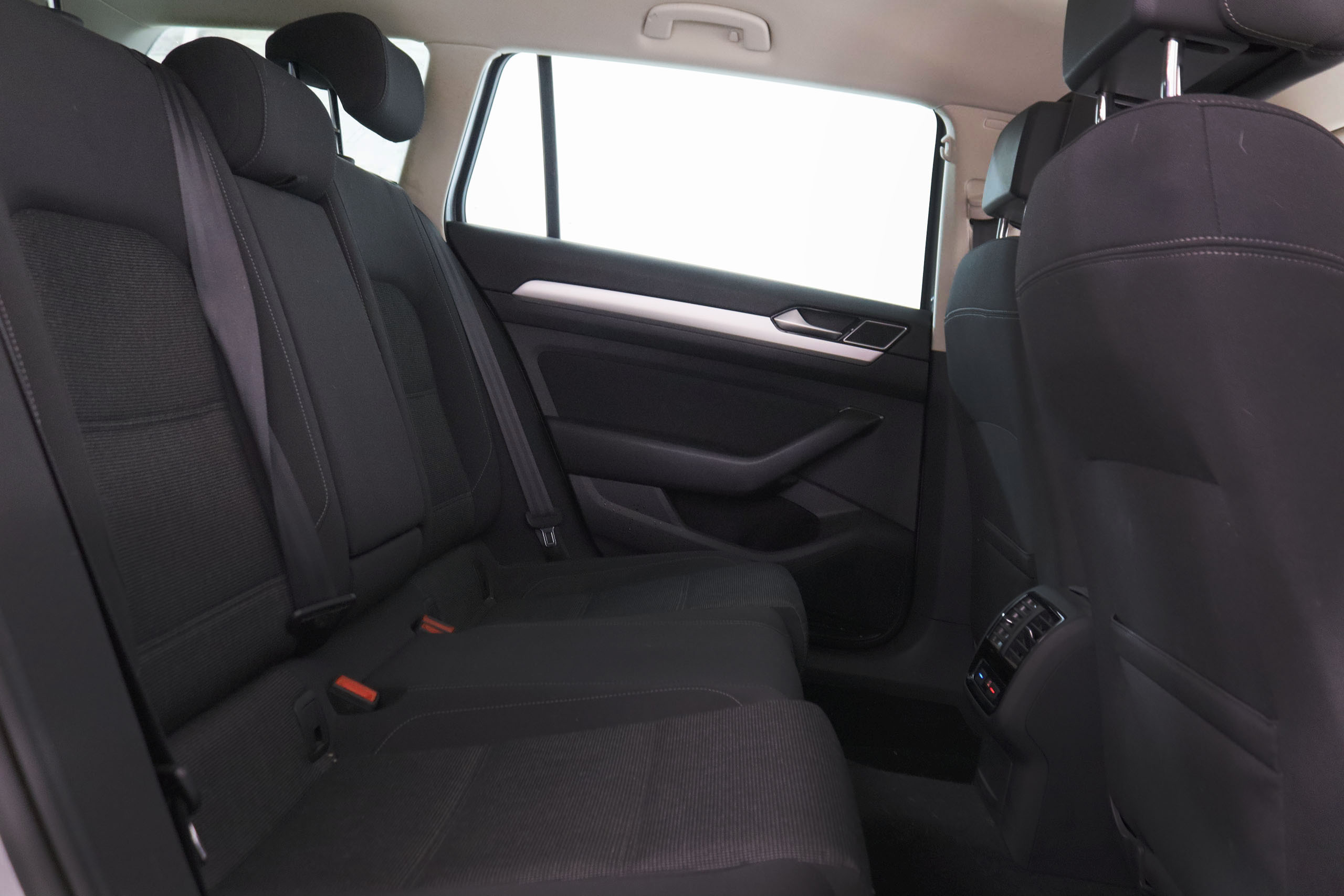 Volkswagen Passat 2.0 TDI Variant - foto 22