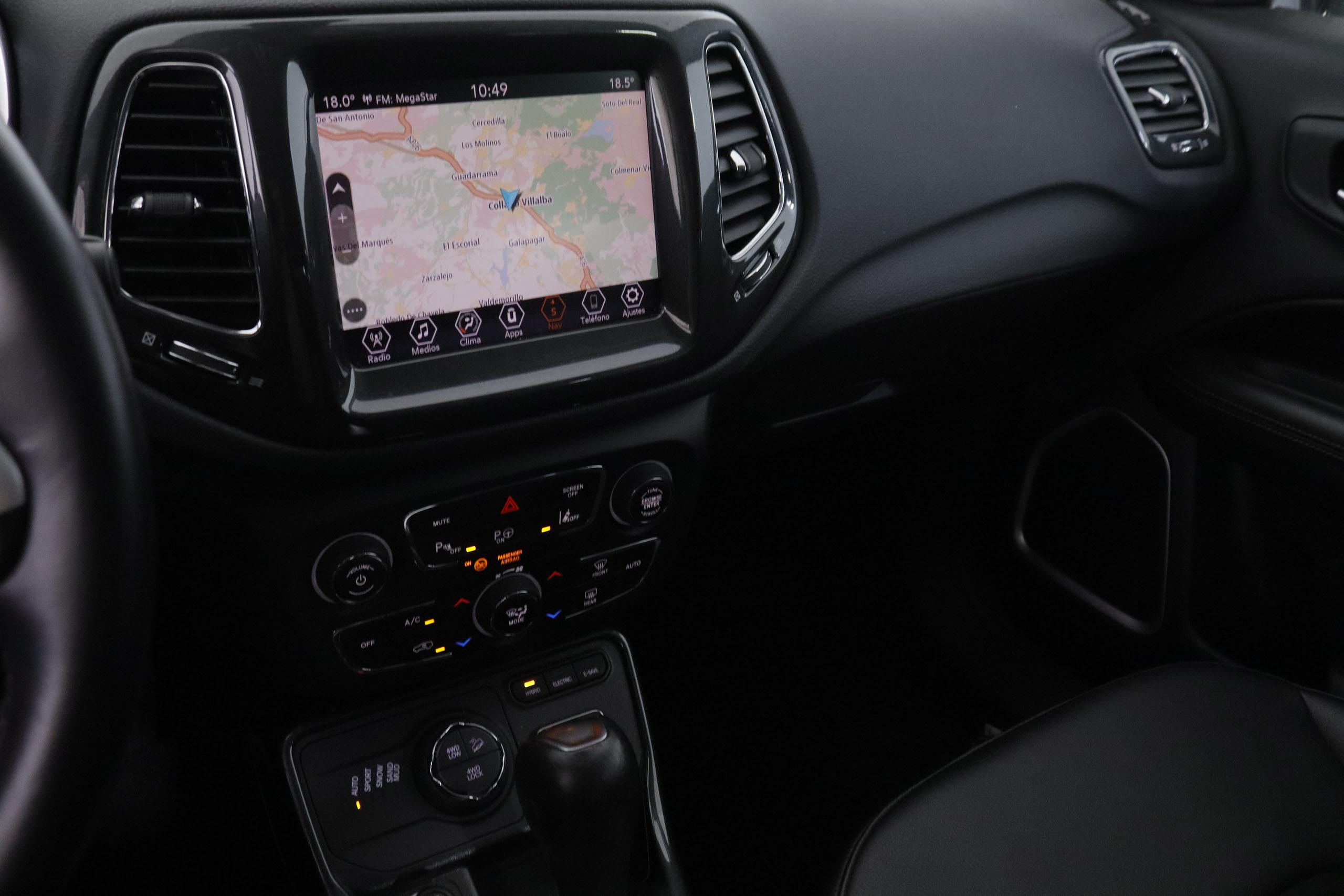 Jeep Compass 4xe 1.3 PHEV Limited AWD - foto 14