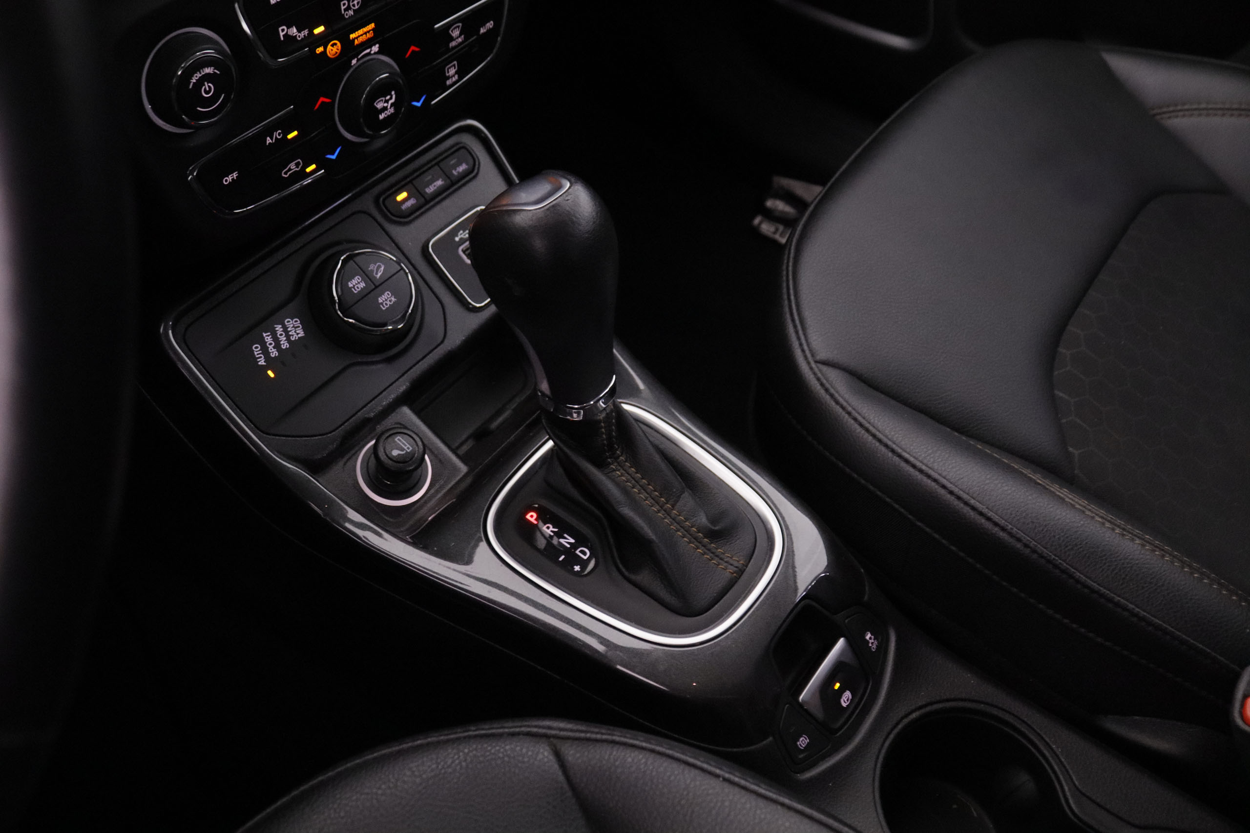 Jeep Compass 4xe 1.3 PHEV Limited AWD - foto 15