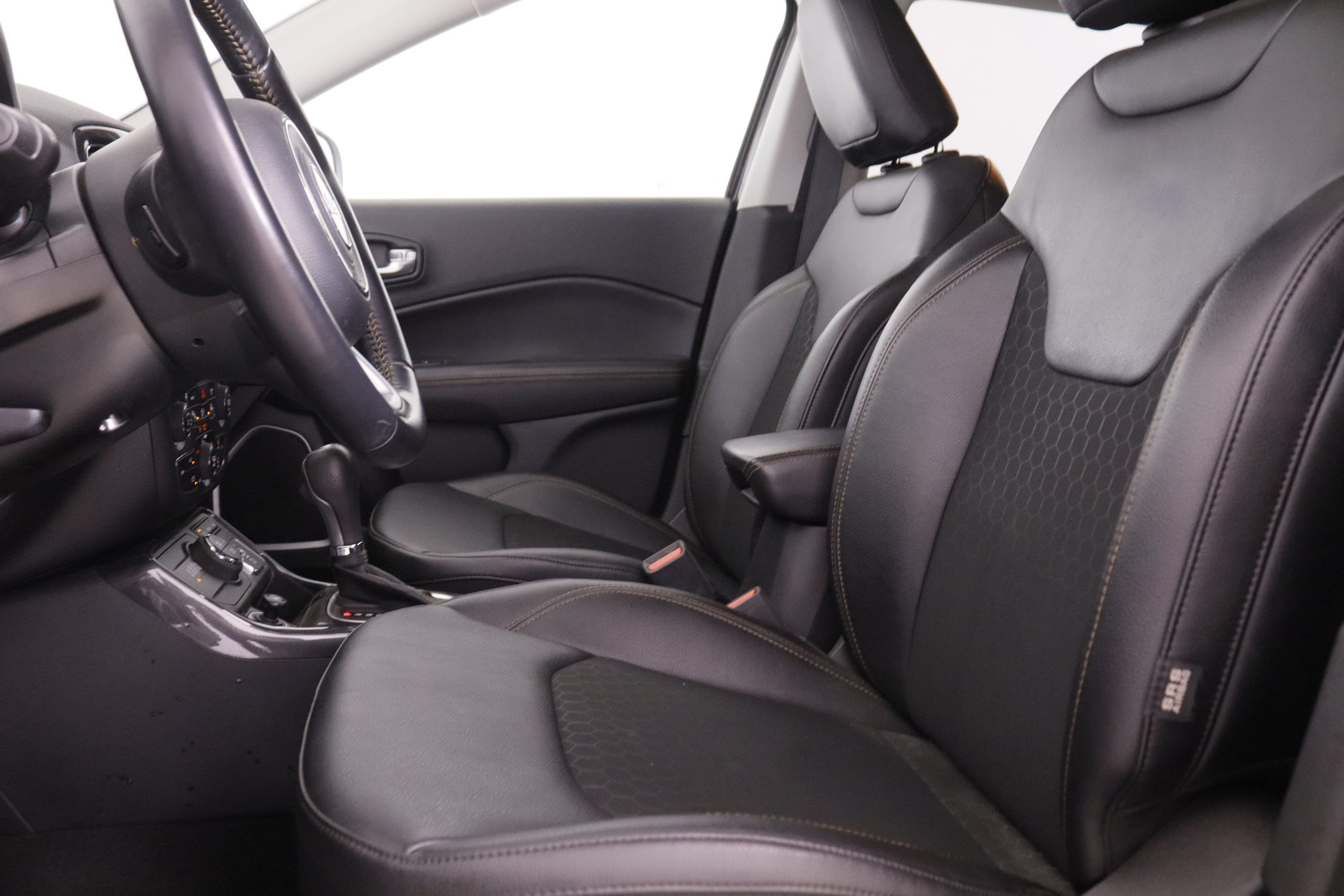 Jeep Compass 4xe 1.3 PHEV Limited AWD - foto 17