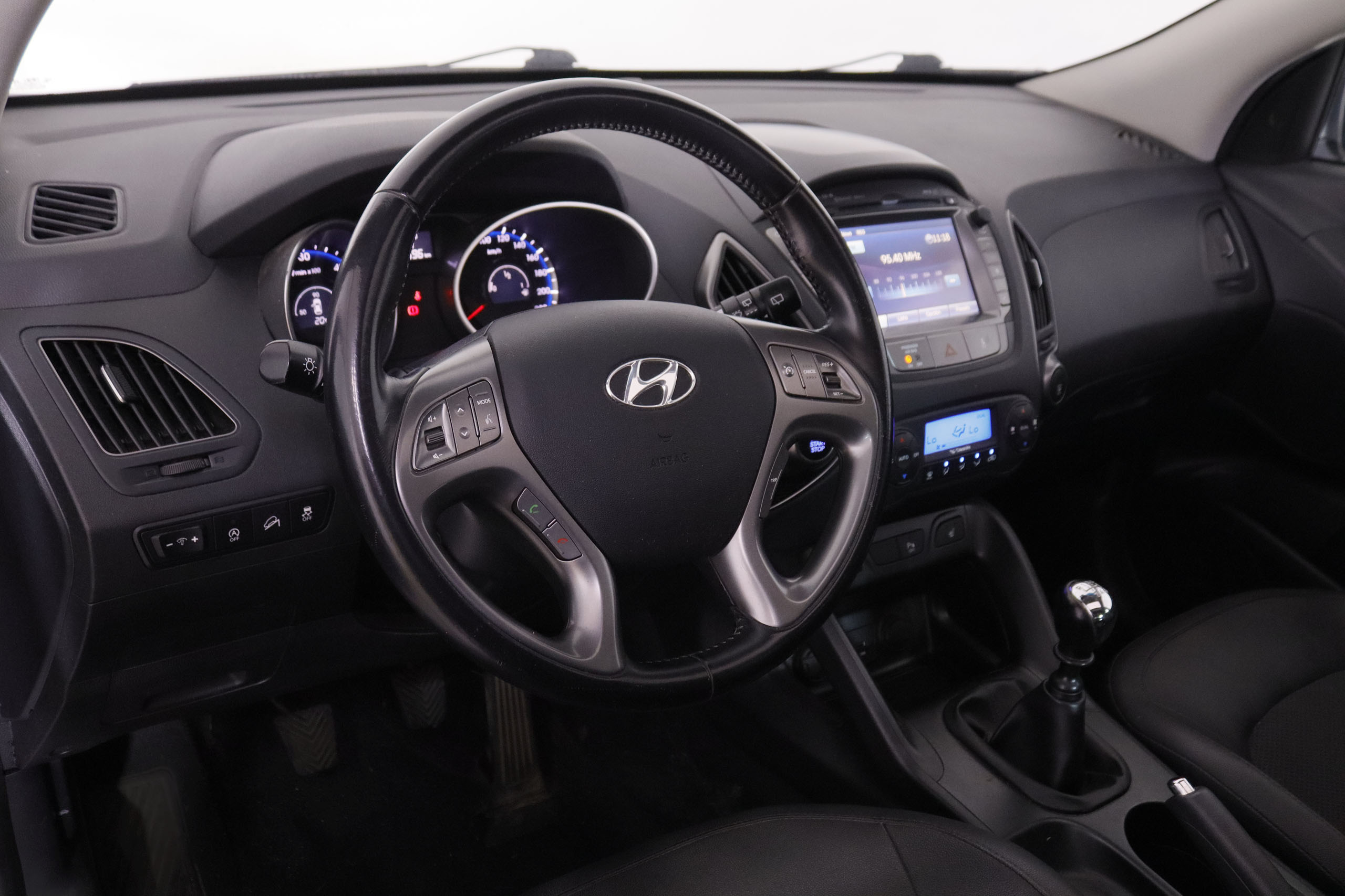 Hyundai ix35 1.7 CRDi 2WD Tecno SKY - foto 17
