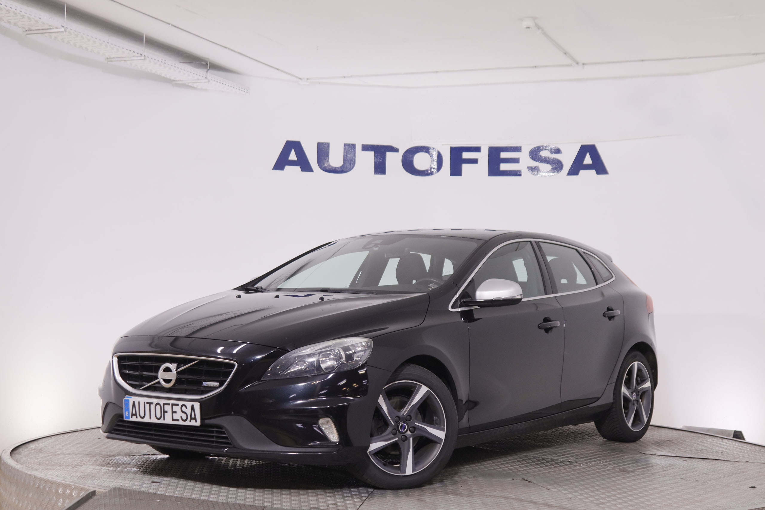 Volvo V40 D2 Momentum R-Design