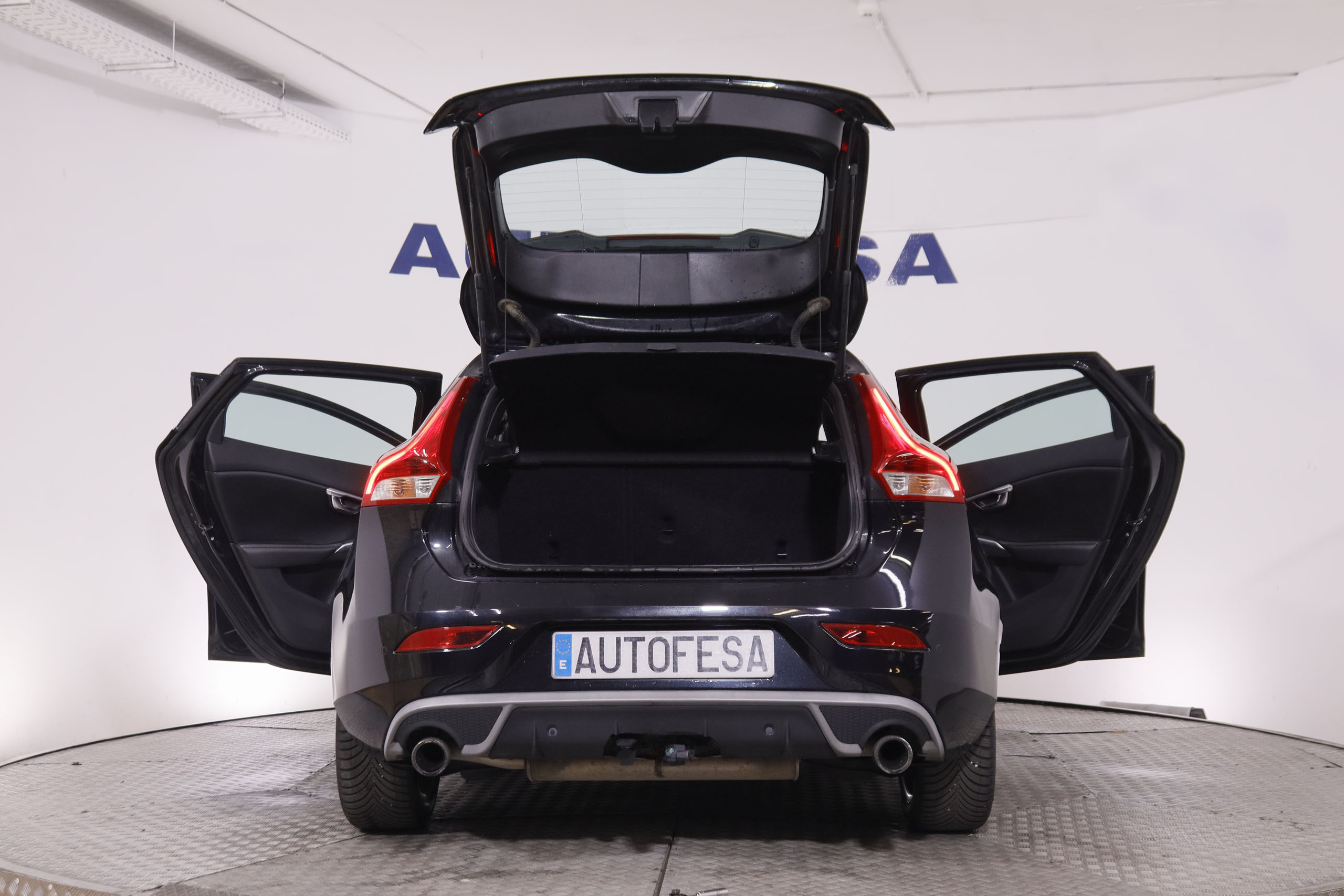 Volvo V40 D2 Momentum R-Design - foto 9
