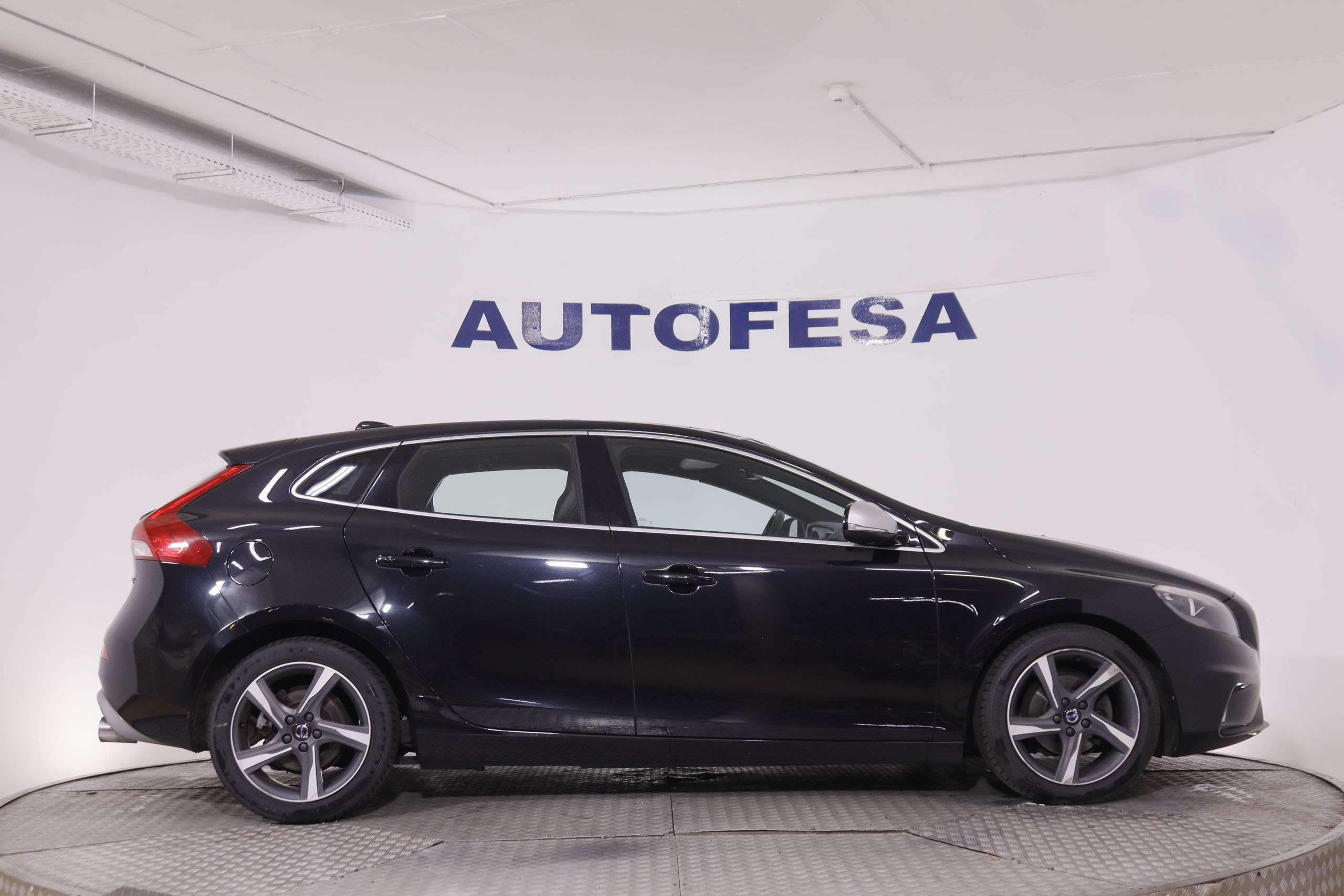 Volvo V40 D2 Momentum R-Design - foto 10