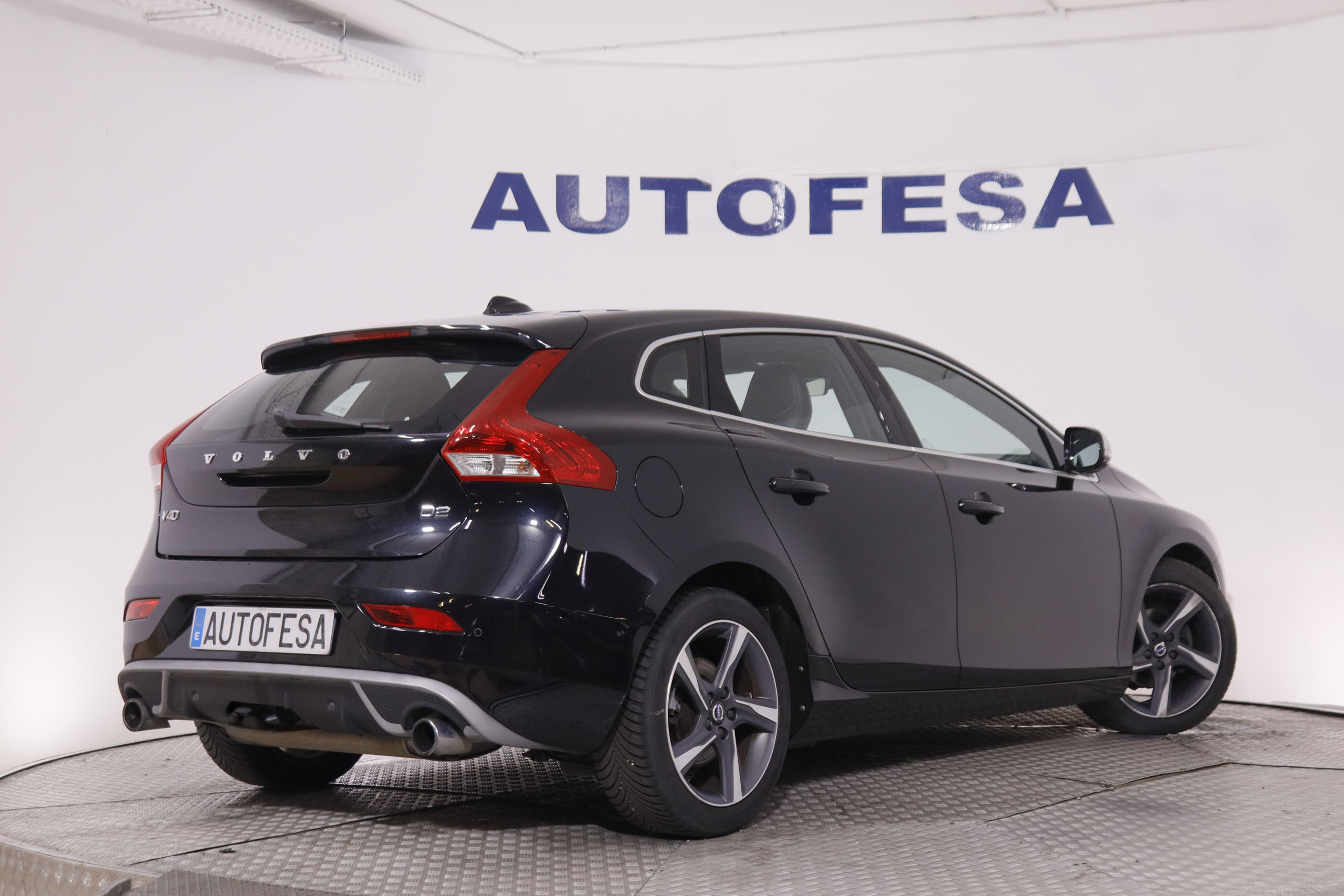 Volvo V40 D2 Momentum R-Design - foto 5