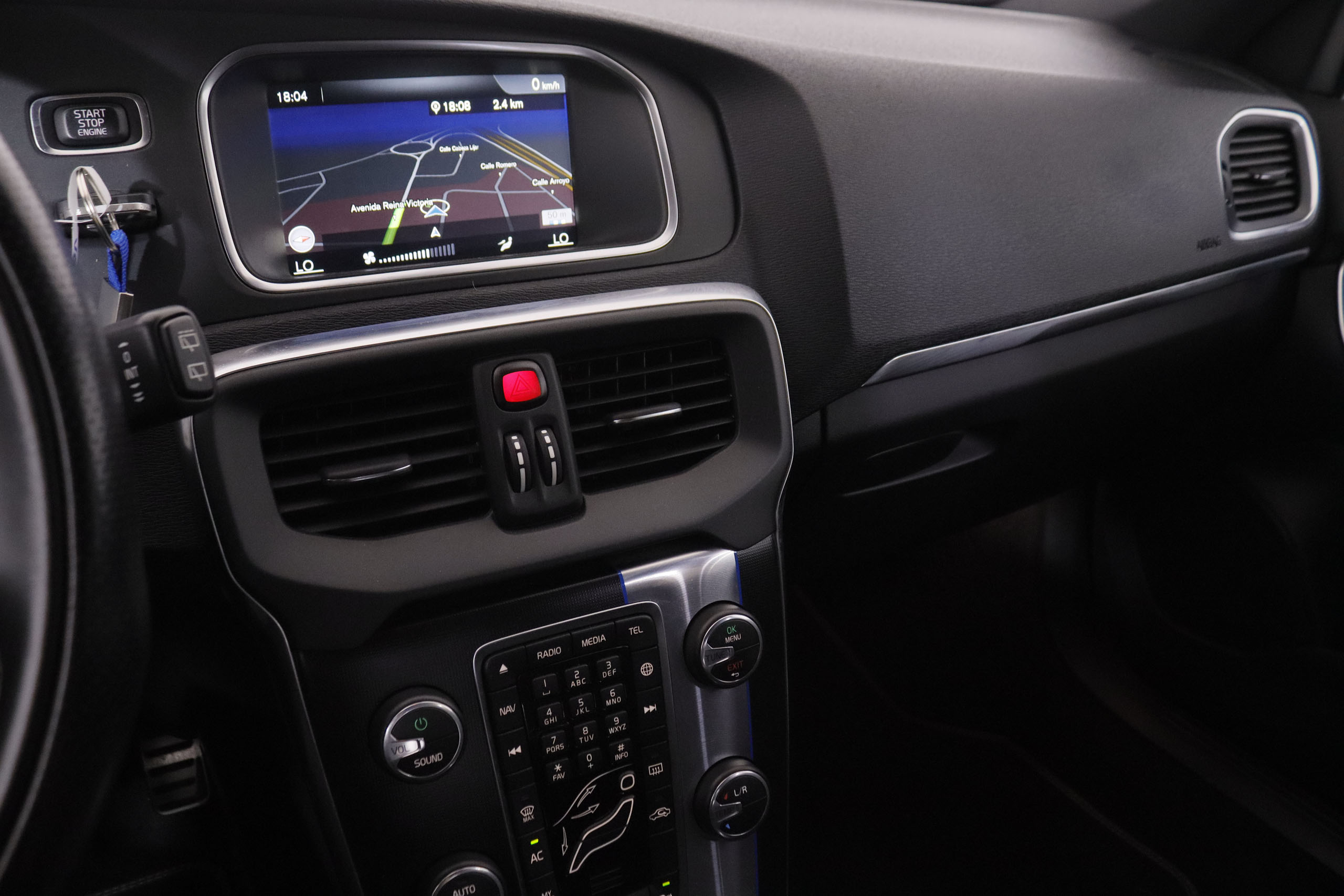 Volvo V40 D2 Momentum R-Design - foto 13