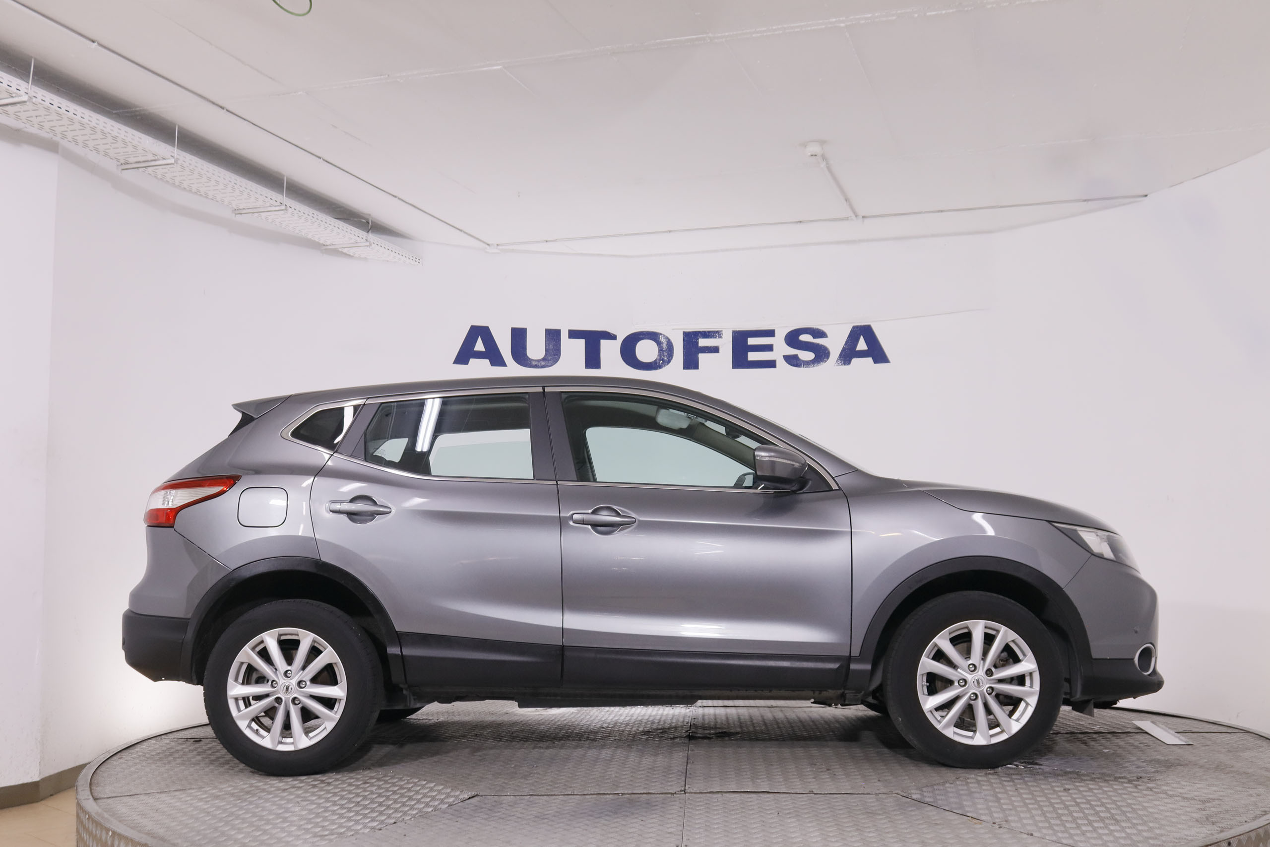 Nissan Qashqai 1.6 dCi N-Connecta - foto 9