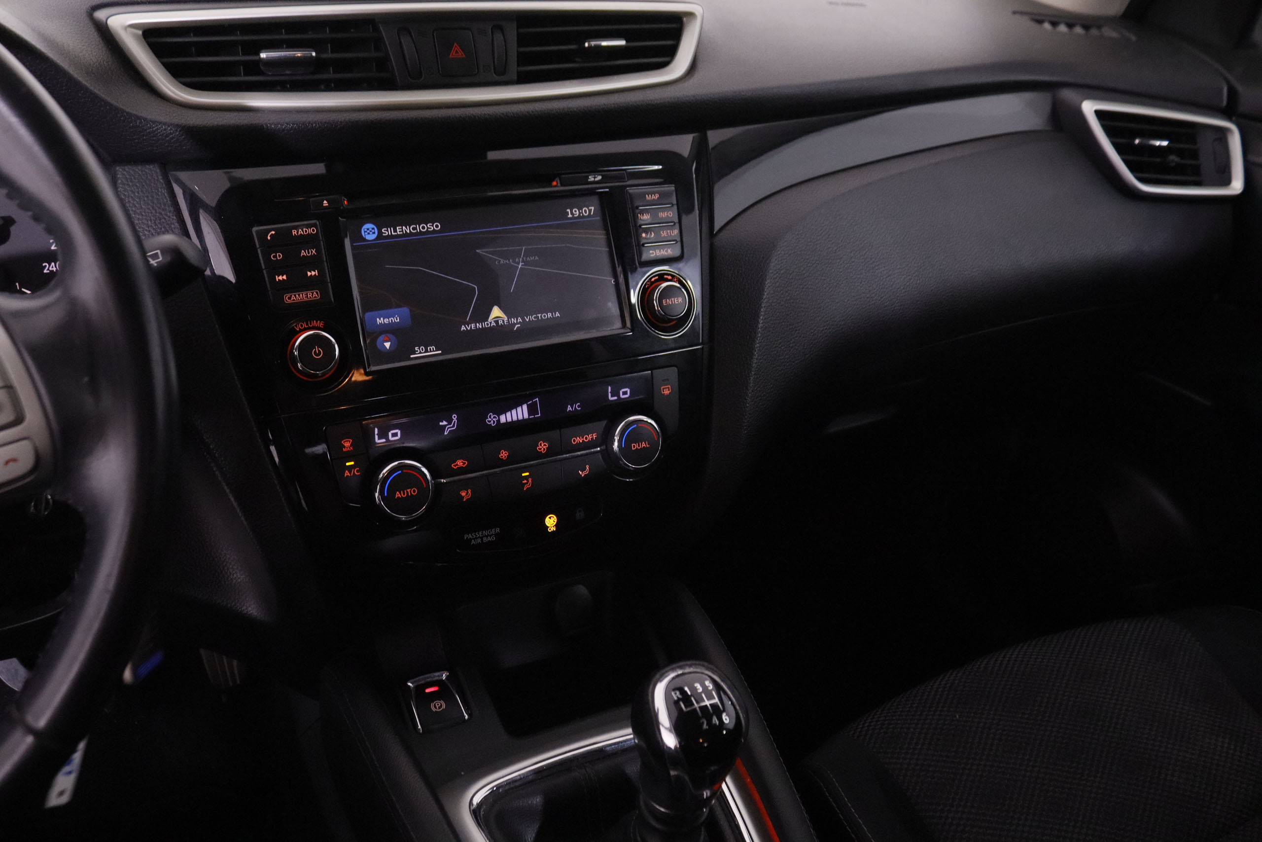 Nissan Qashqai 1.6 dCi N-Connecta - foto 13