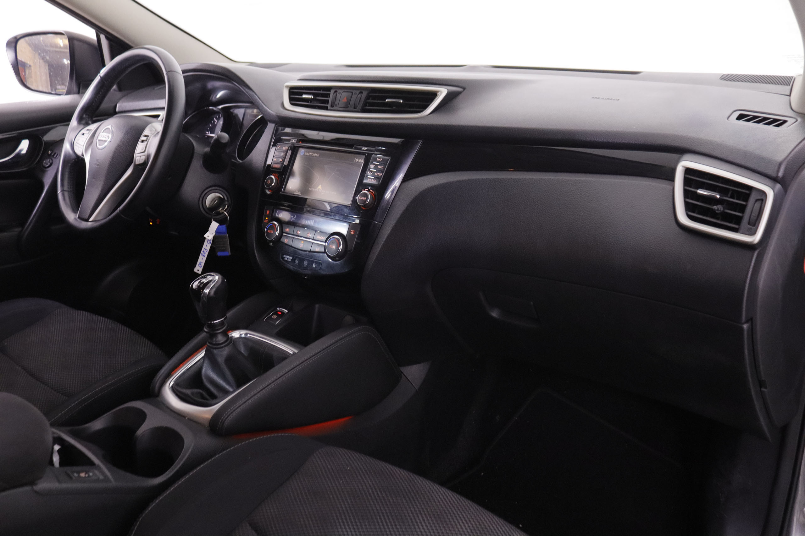 Nissan Qashqai 1.6 dCi N-Connecta - foto 12