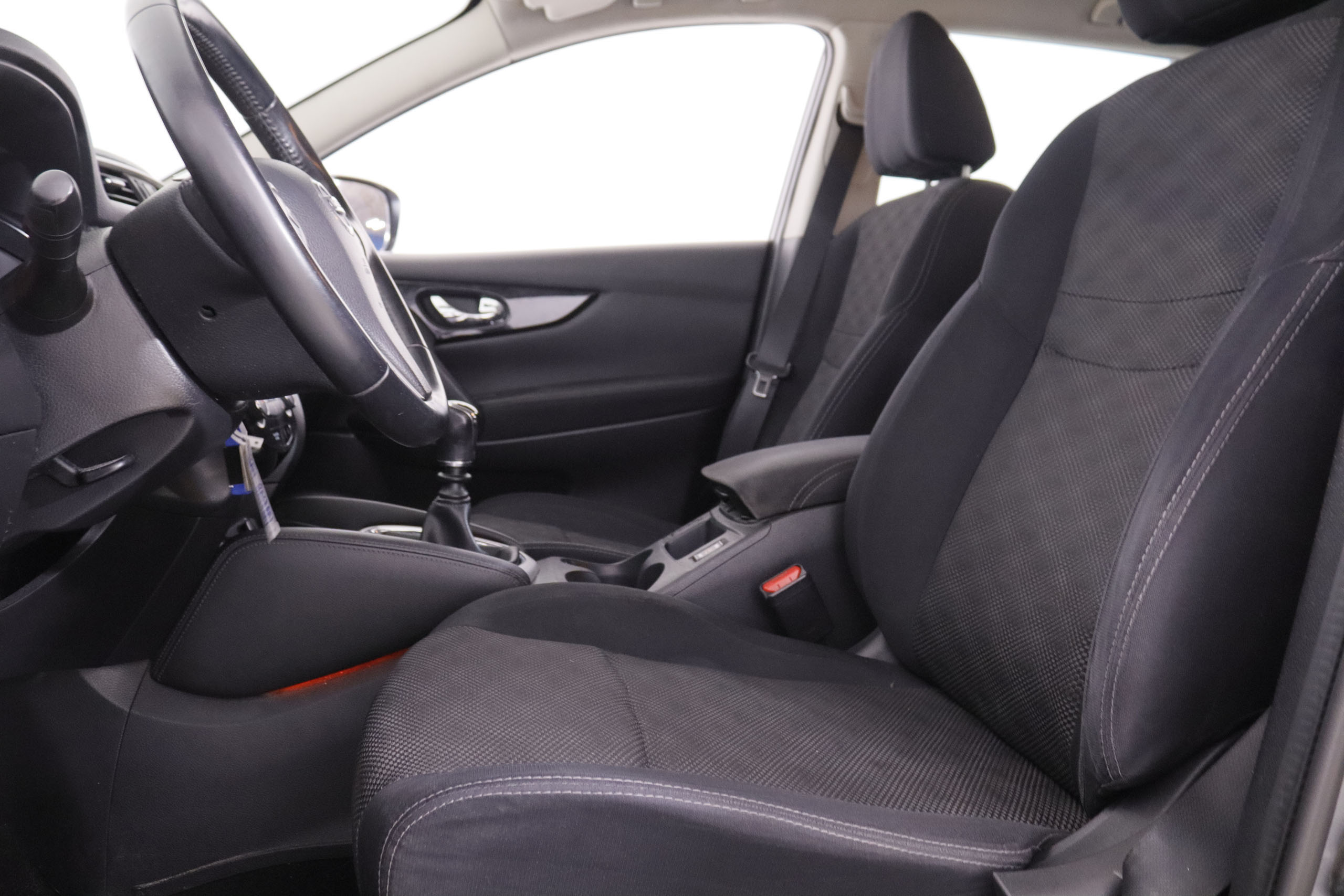 Nissan Qashqai 1.6 dCi N-Connecta - foto 19