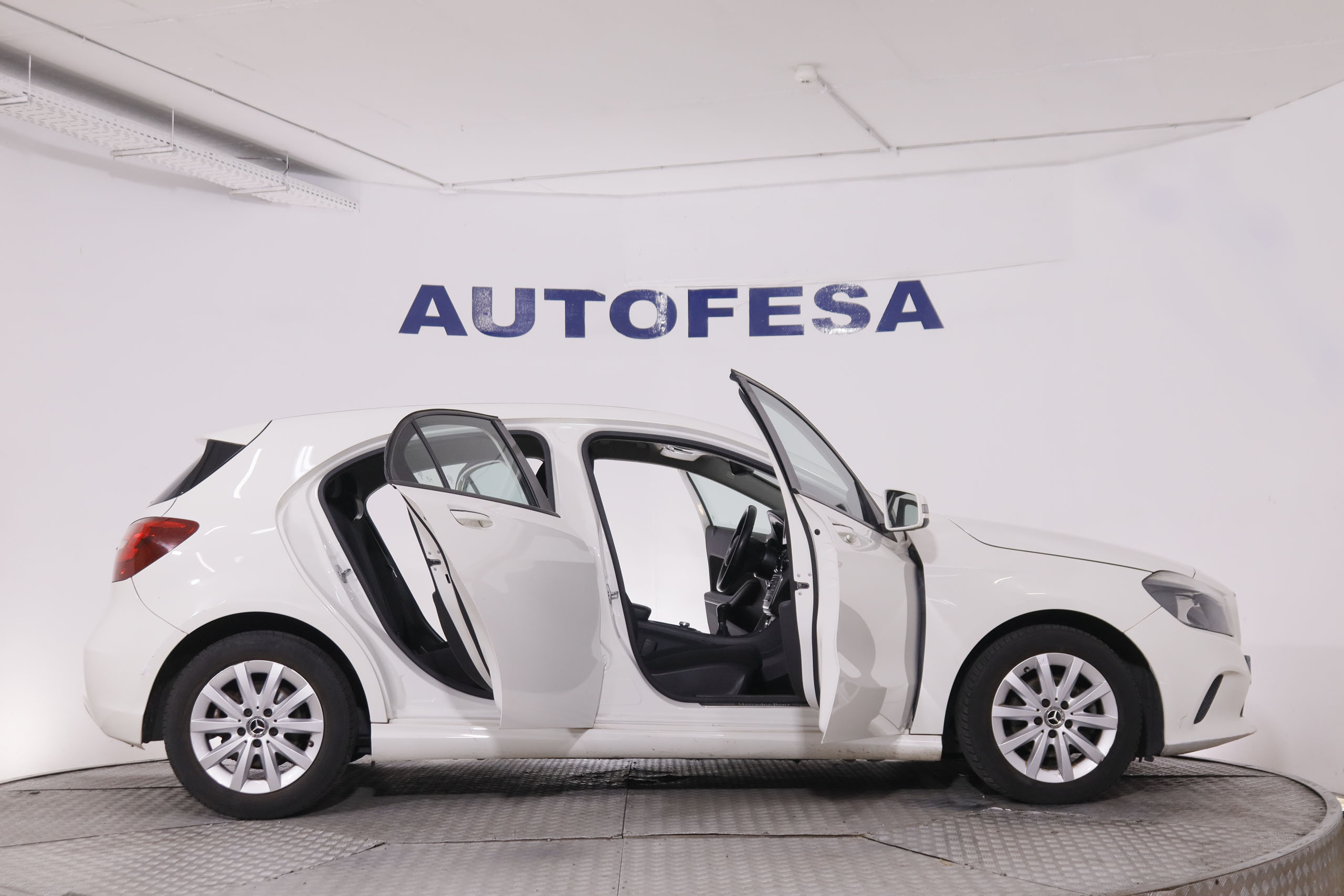 Mercedes-Benz Clase A A160 D Intuition - foto 9