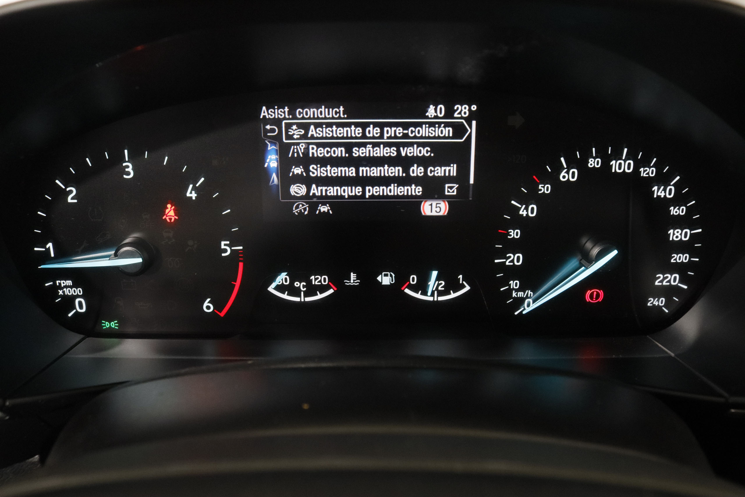 Ford Focus 1.5 ECO Blue Titanium - foto 21