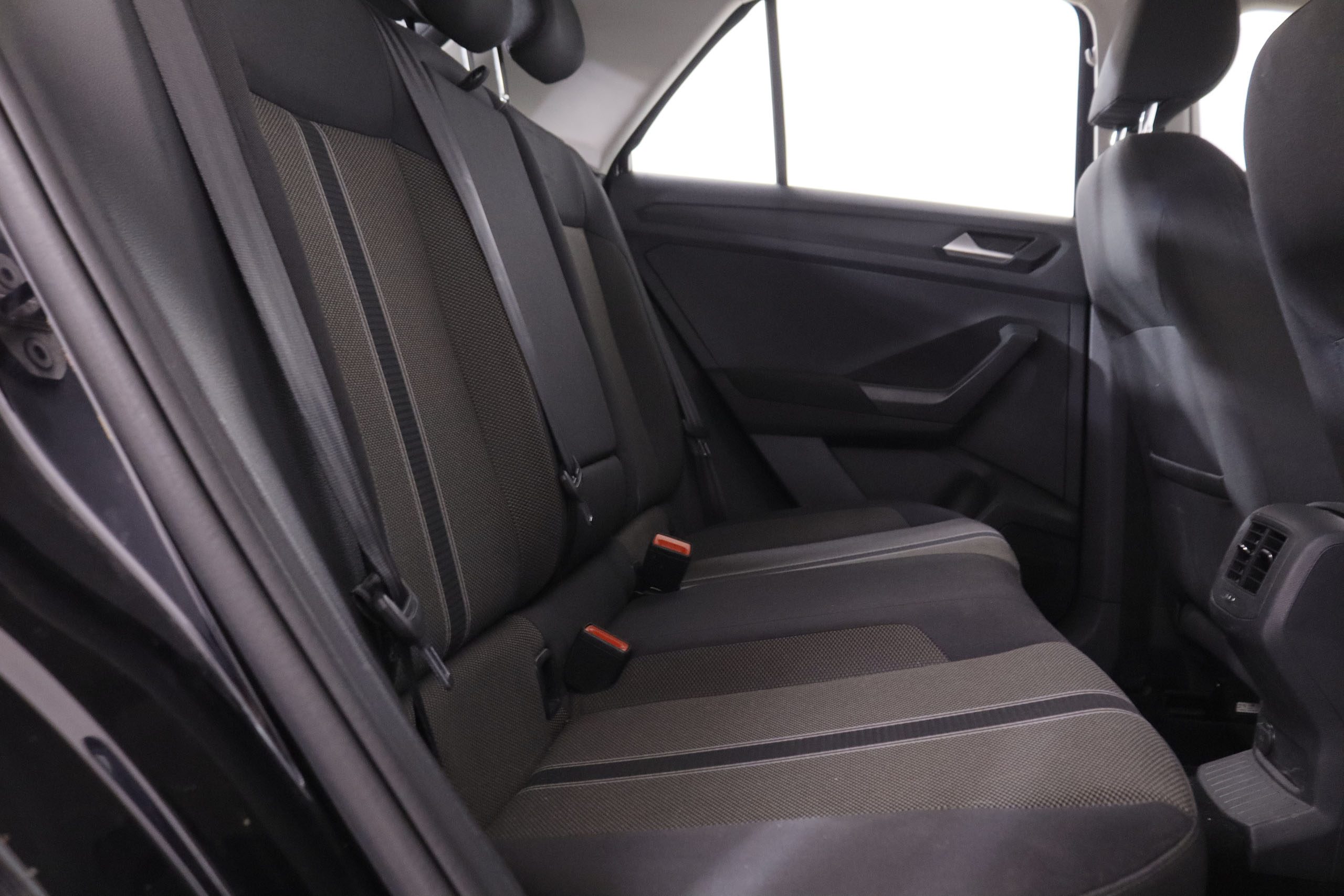 Volkswagen T-Roc 1.5 TSI DSG - foto 23