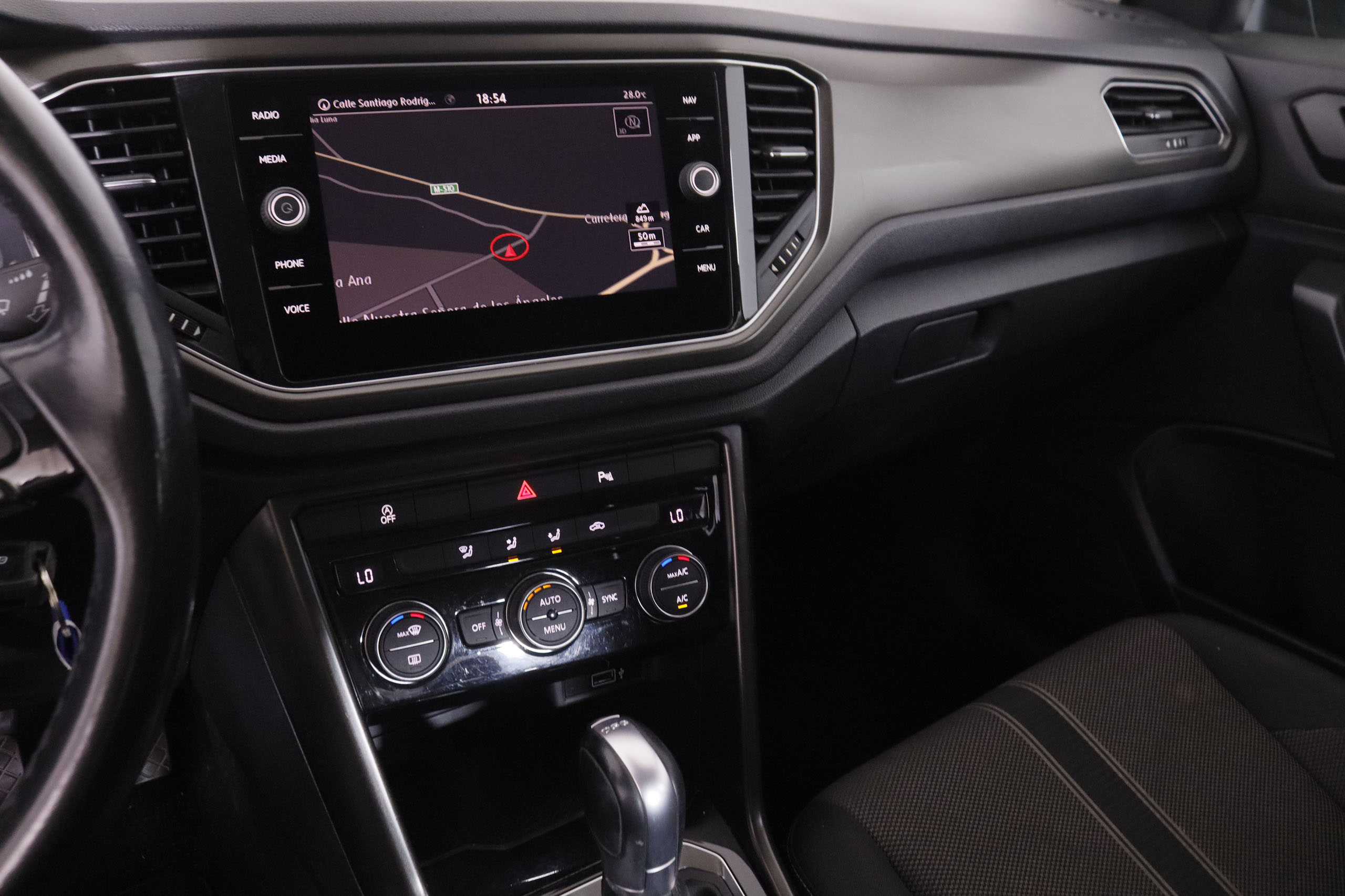 Volkswagen T-Roc 1.5 TSI DSG - foto 12