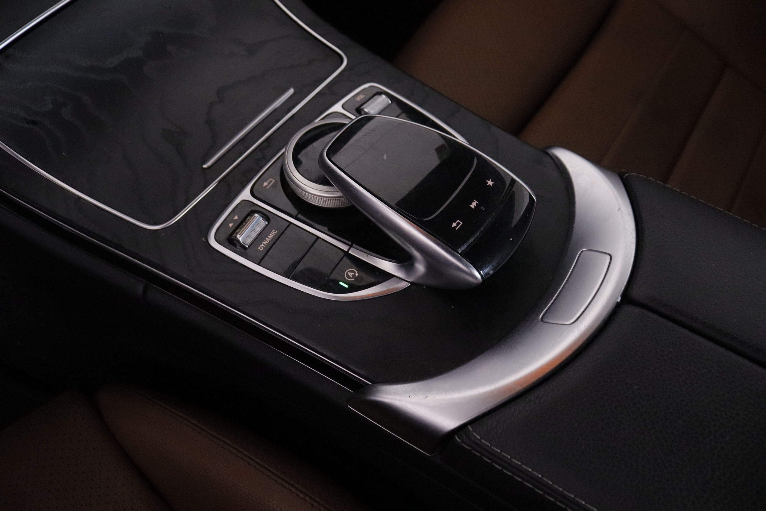Mercedes-Benz Clase C 300 Coupe 9G-TRONIC AMG - foto 18