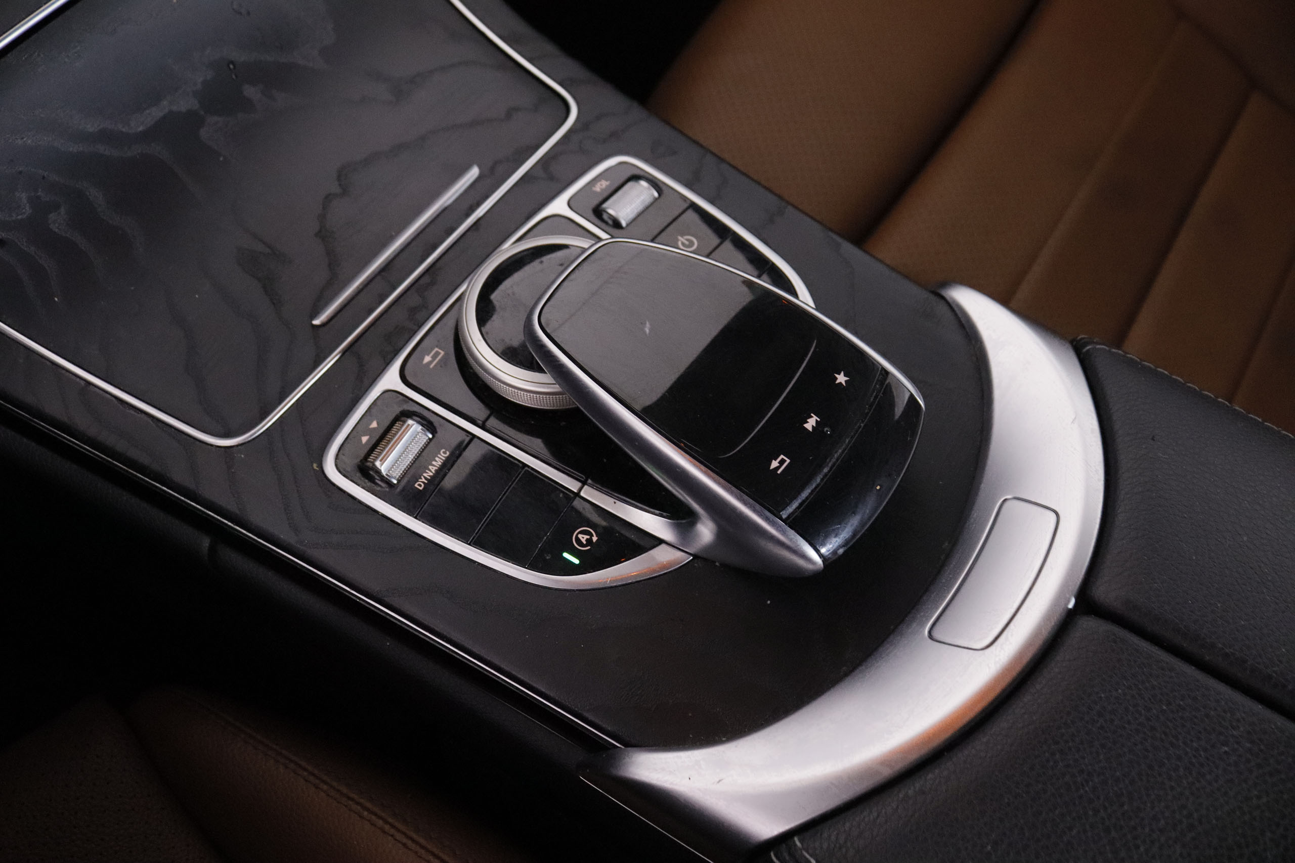 Mercedes-Benz Clase C 300 Coupe 9G-TRONIC AMG - foto 17