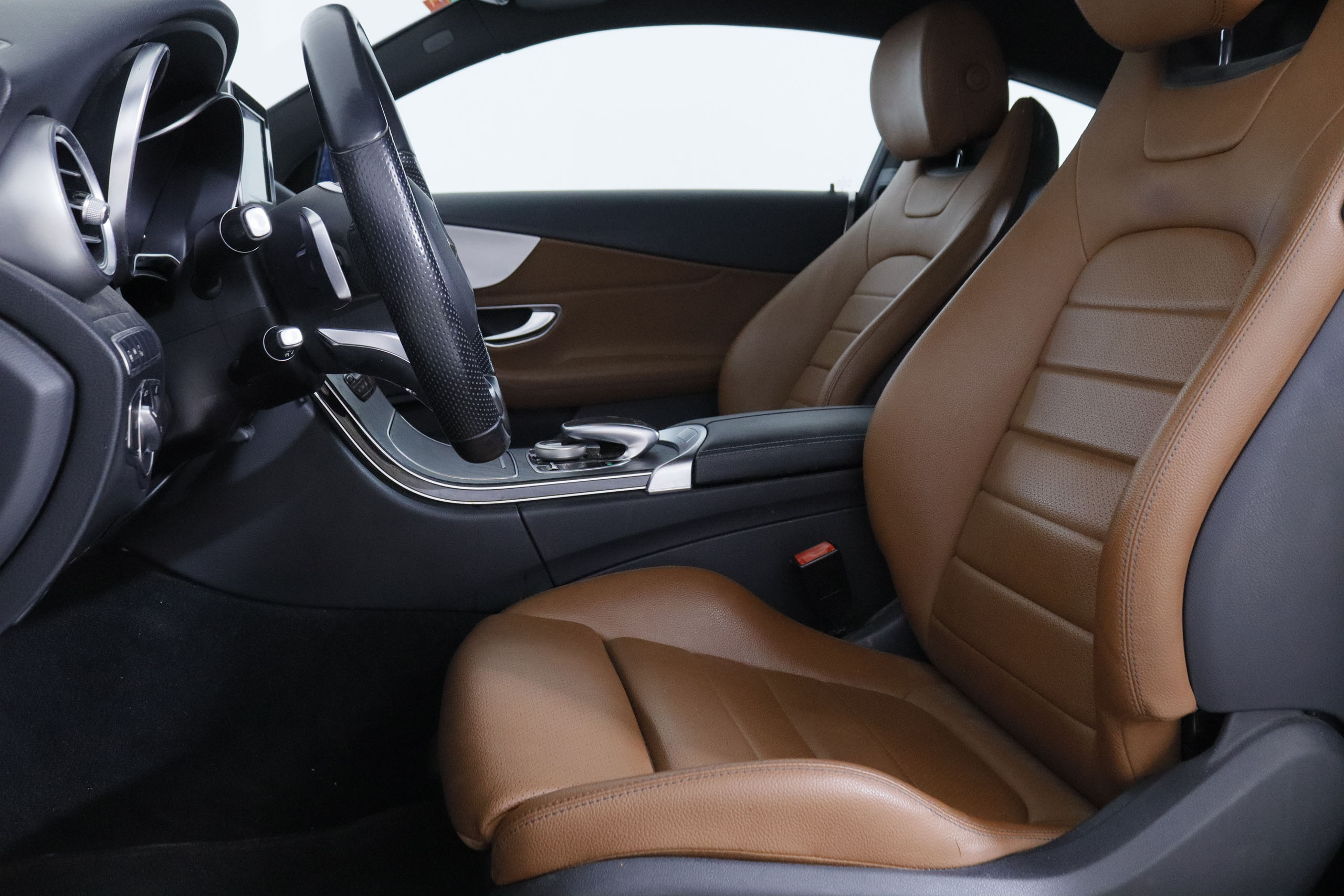 Mercedes-Benz Clase C 300 Coupe 9G-TRONIC AMG - foto 22